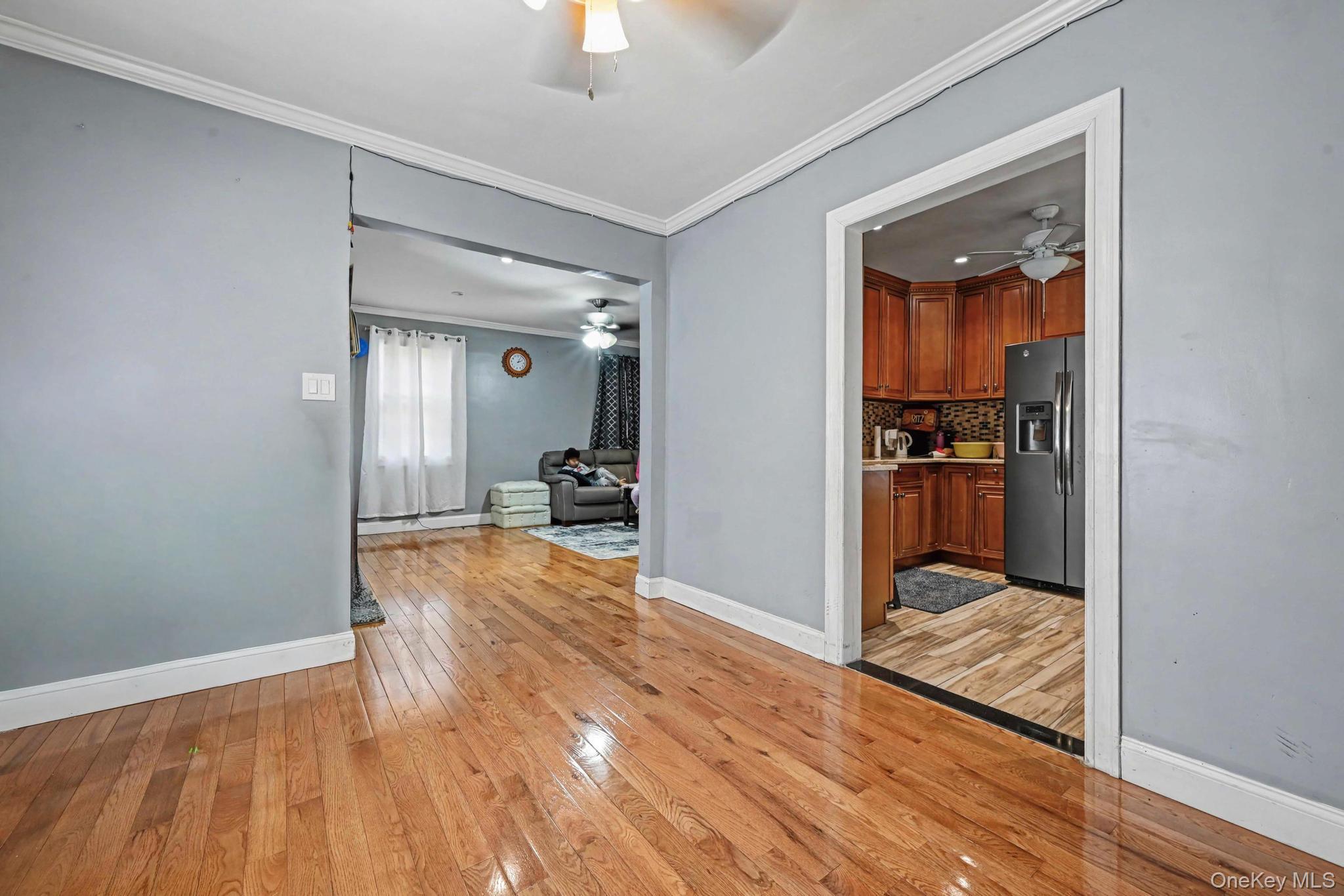 #7 photo, 8311 Little Neck Parkway, Glen Oaks , NY 11004