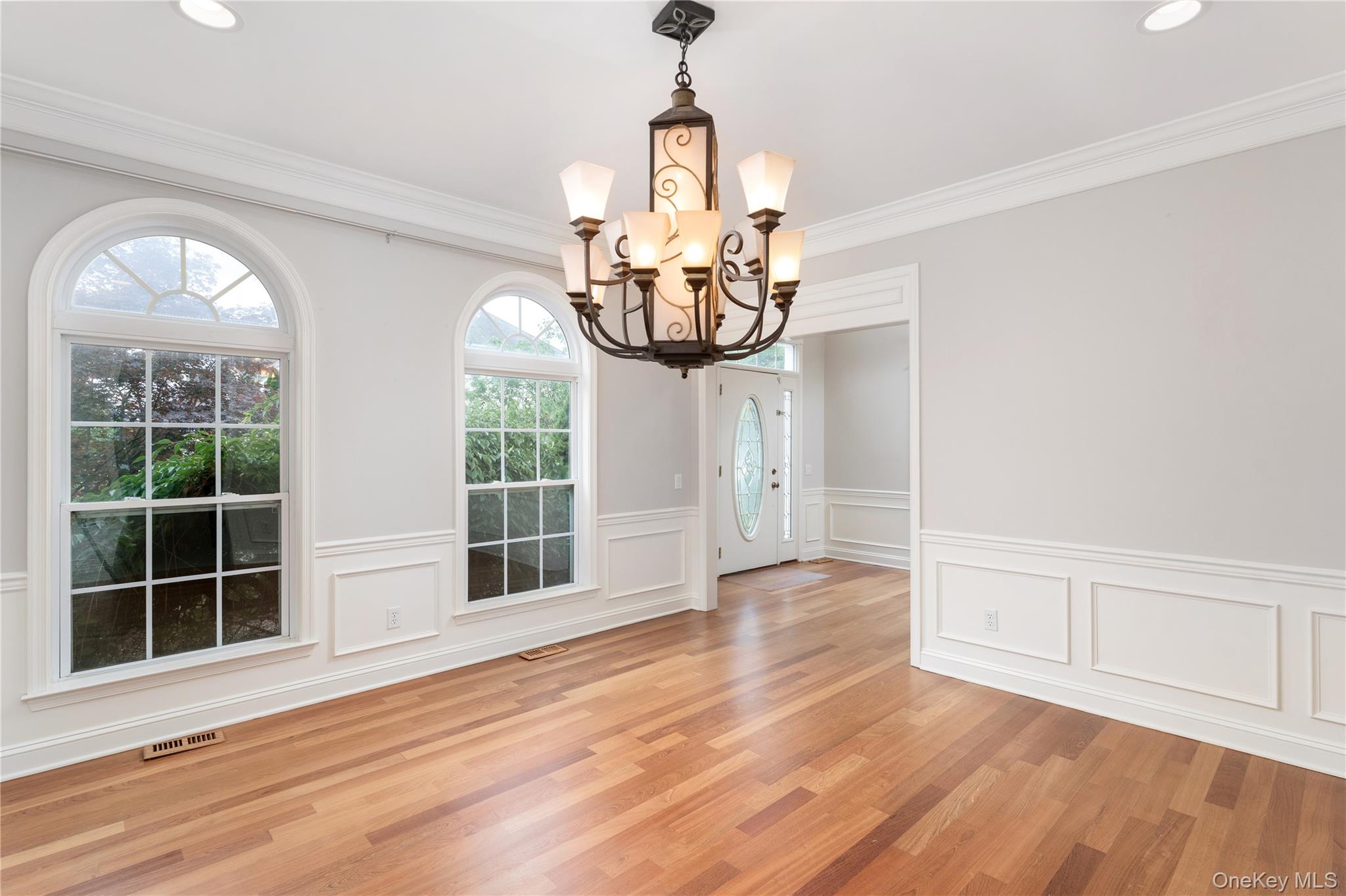 #11 photo, 48 Avolet Court, Mount Sinai , NY 11766