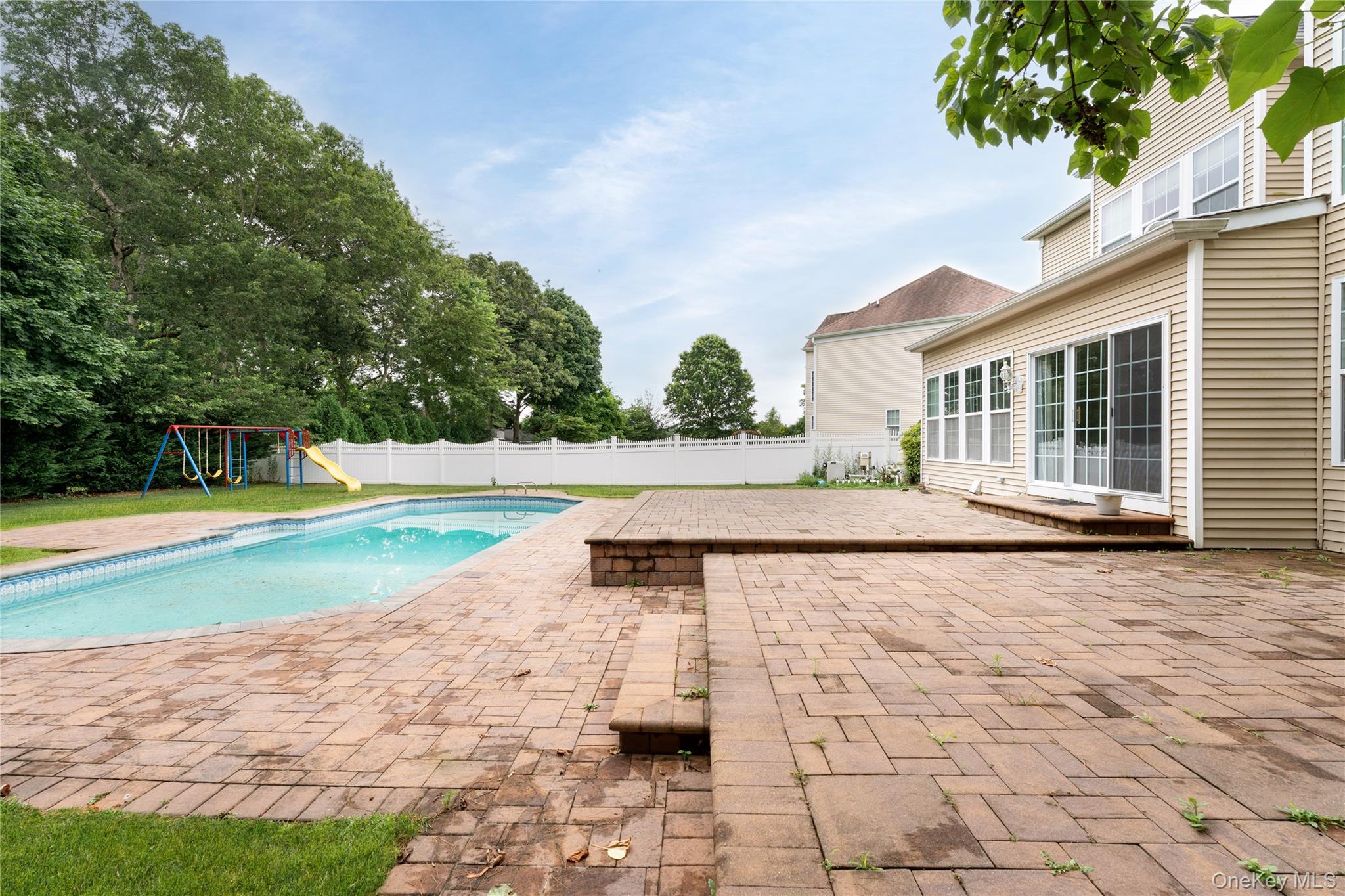 #7 photo, 48 Avolet Court, Mount Sinai , NY 11766