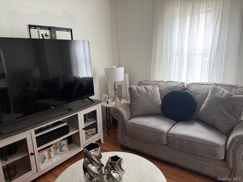 #2 photo, 101-16 118th Street, Richmond Hill S. , NY 11419