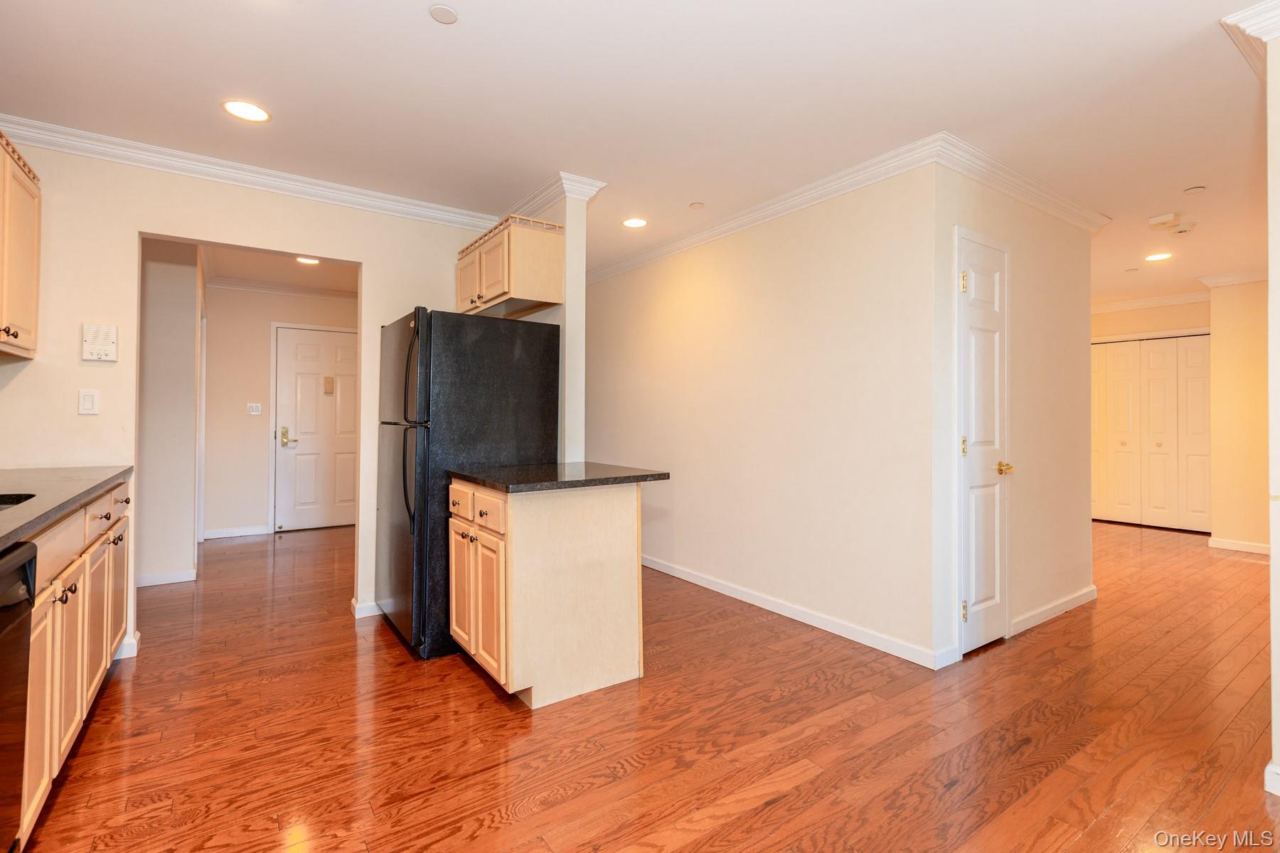 #4 photo, 55 Clinton Avenue, Rockville Centre , NY 11570