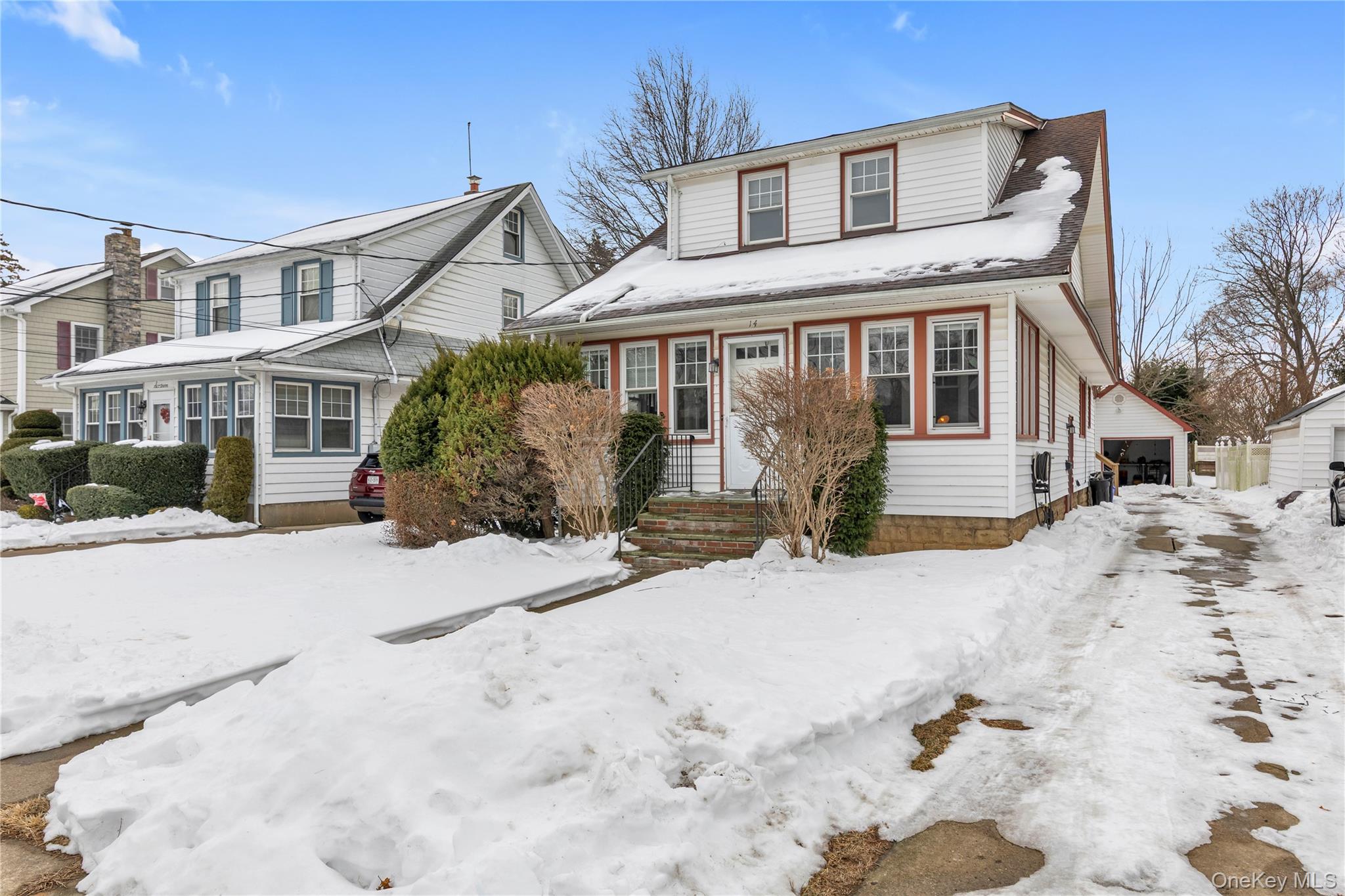 #2 photo, 14 Denton Court, Rockville Centre , NY 11570