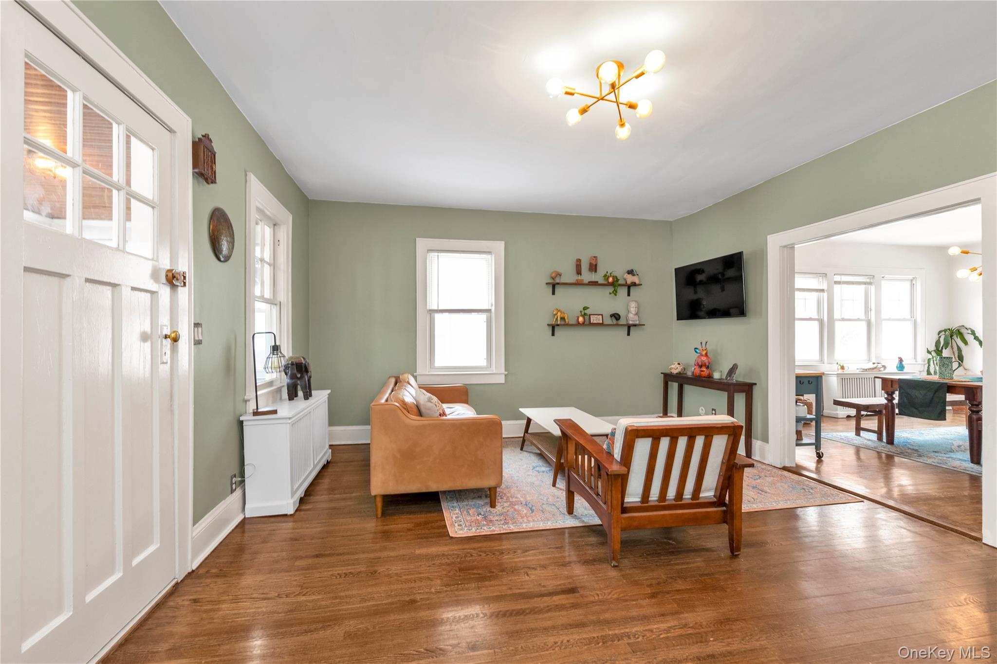 #6 photo, 14 Denton Court, Rockville Centre , NY 11570