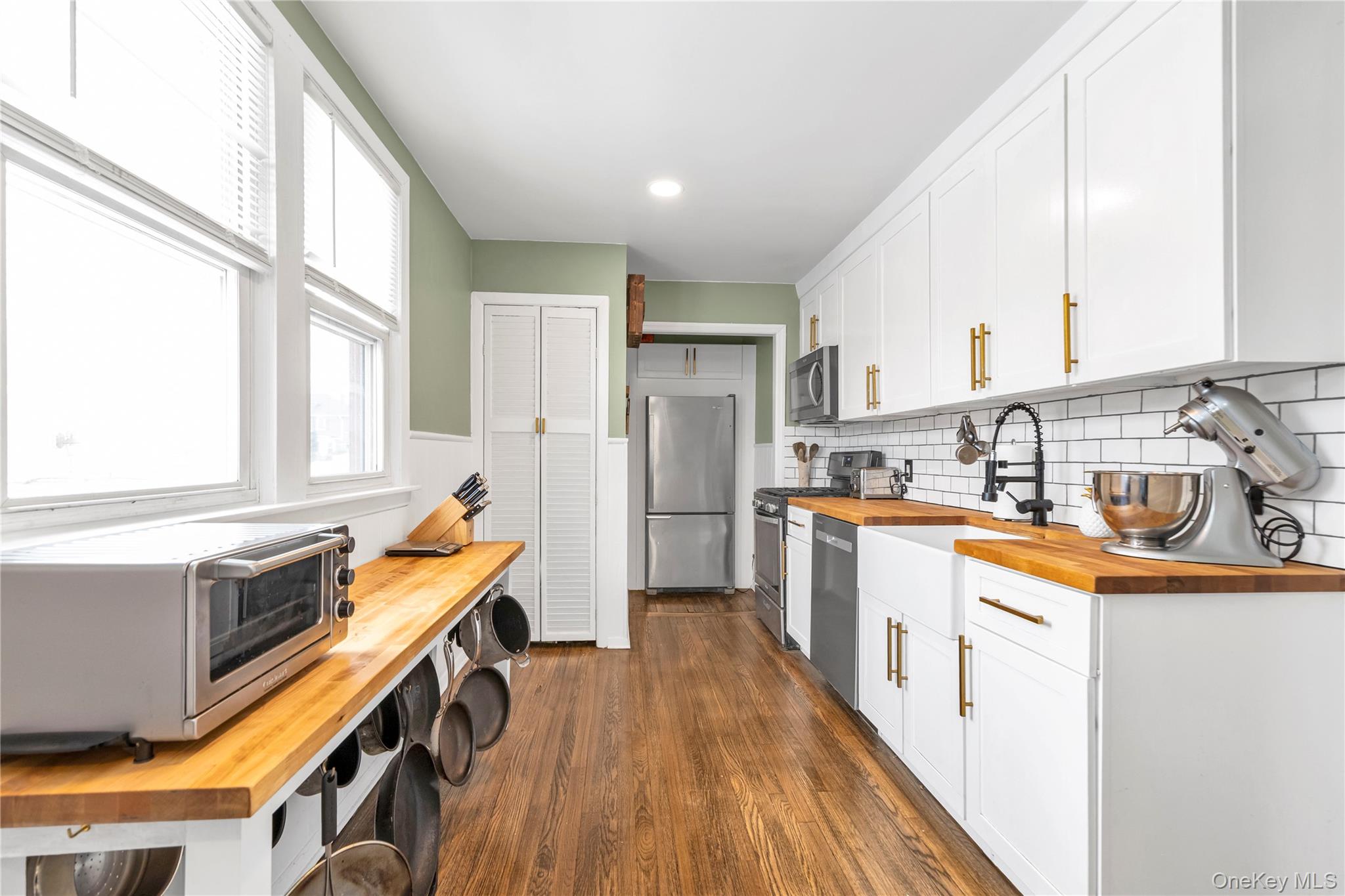 #9 photo, 14 Denton Court, Rockville Centre , NY 11570