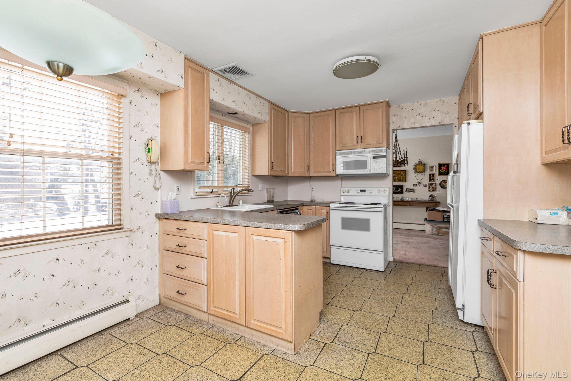 #5 photo, 2538 Bradley Court, Merrick , NY 11566