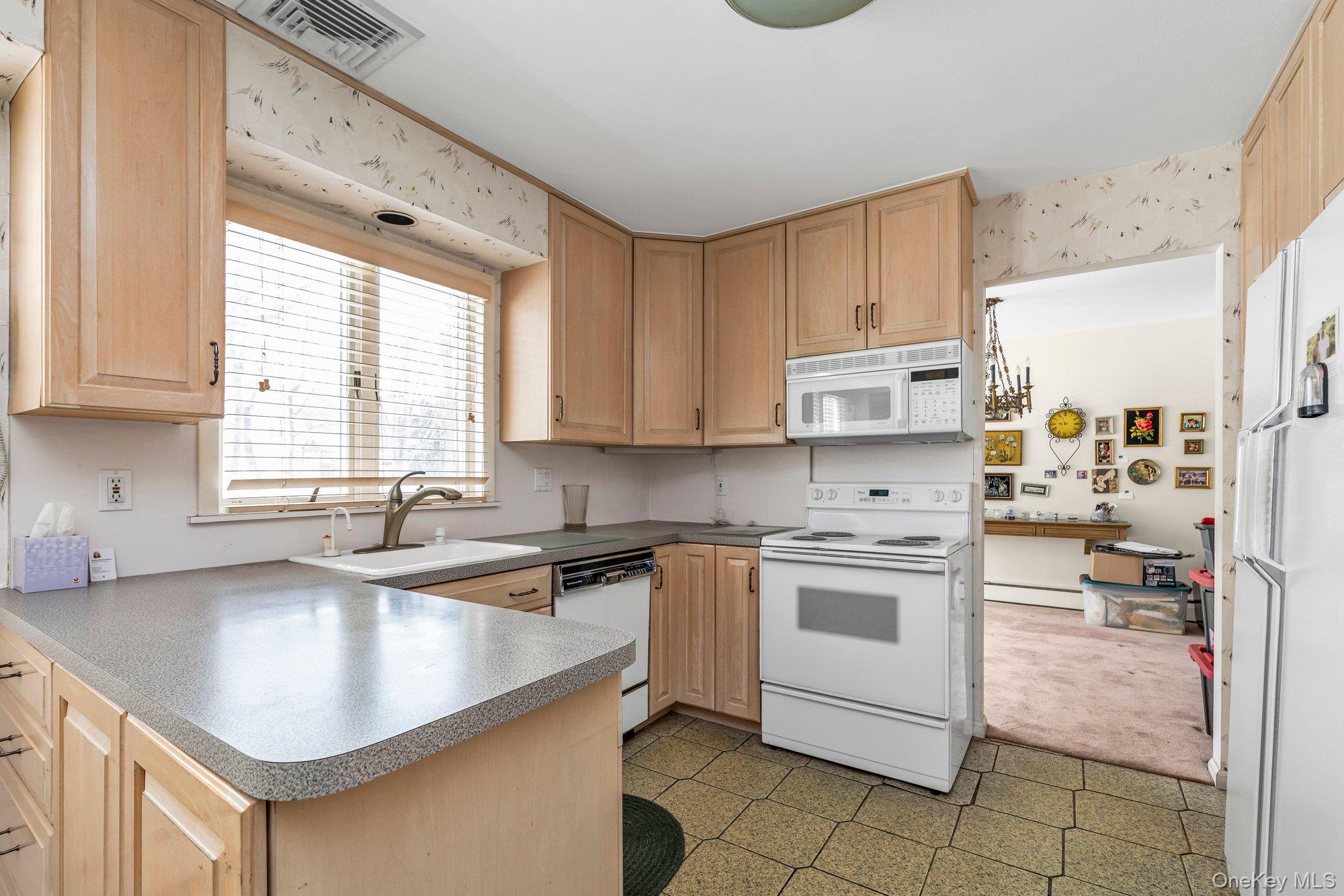 #8 photo, 2538 Bradley Court, Merrick , NY 11566