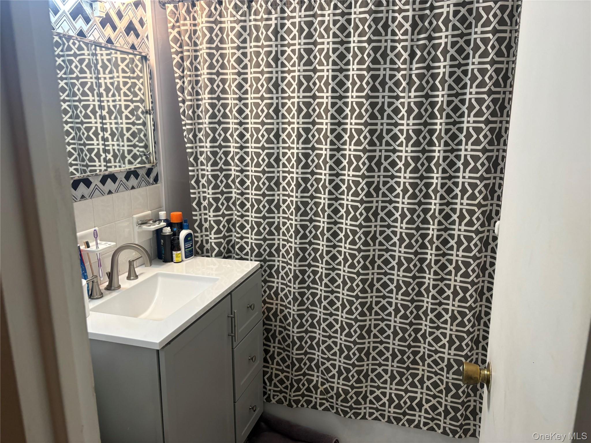 #5 photo, 39-60 54th Street, Woodside , NY 11377