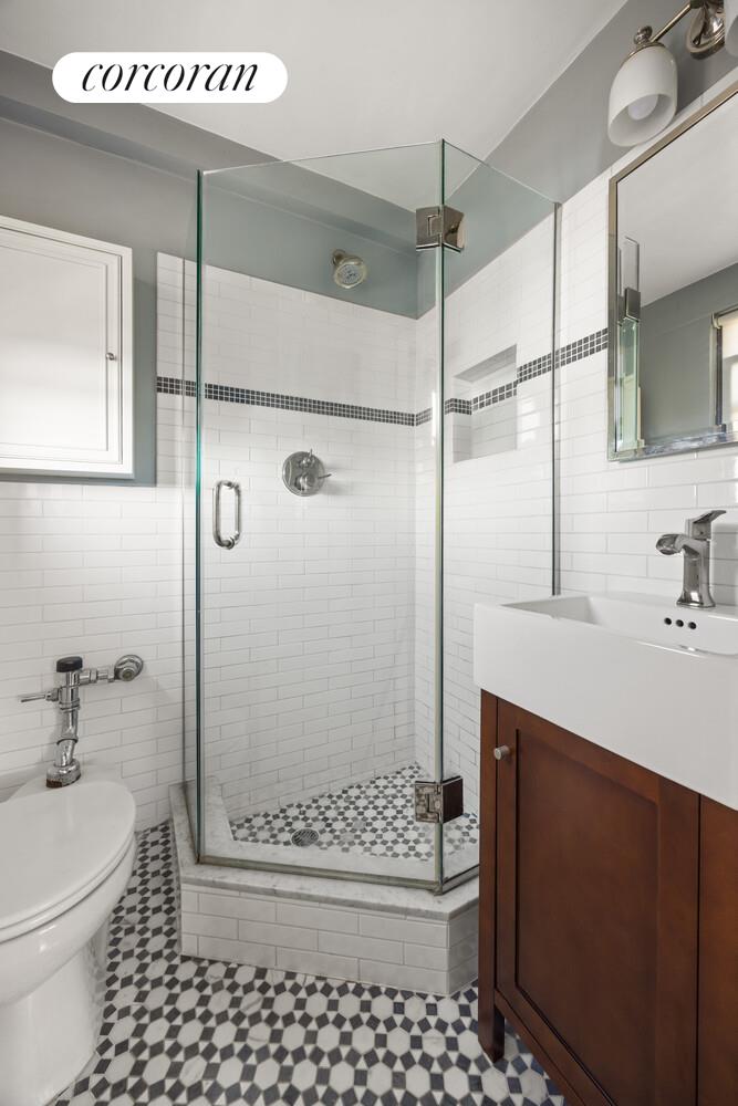 #8 photo, 303 BEVERLEY Road, Бруклин ‖ Kensington , NY 11218