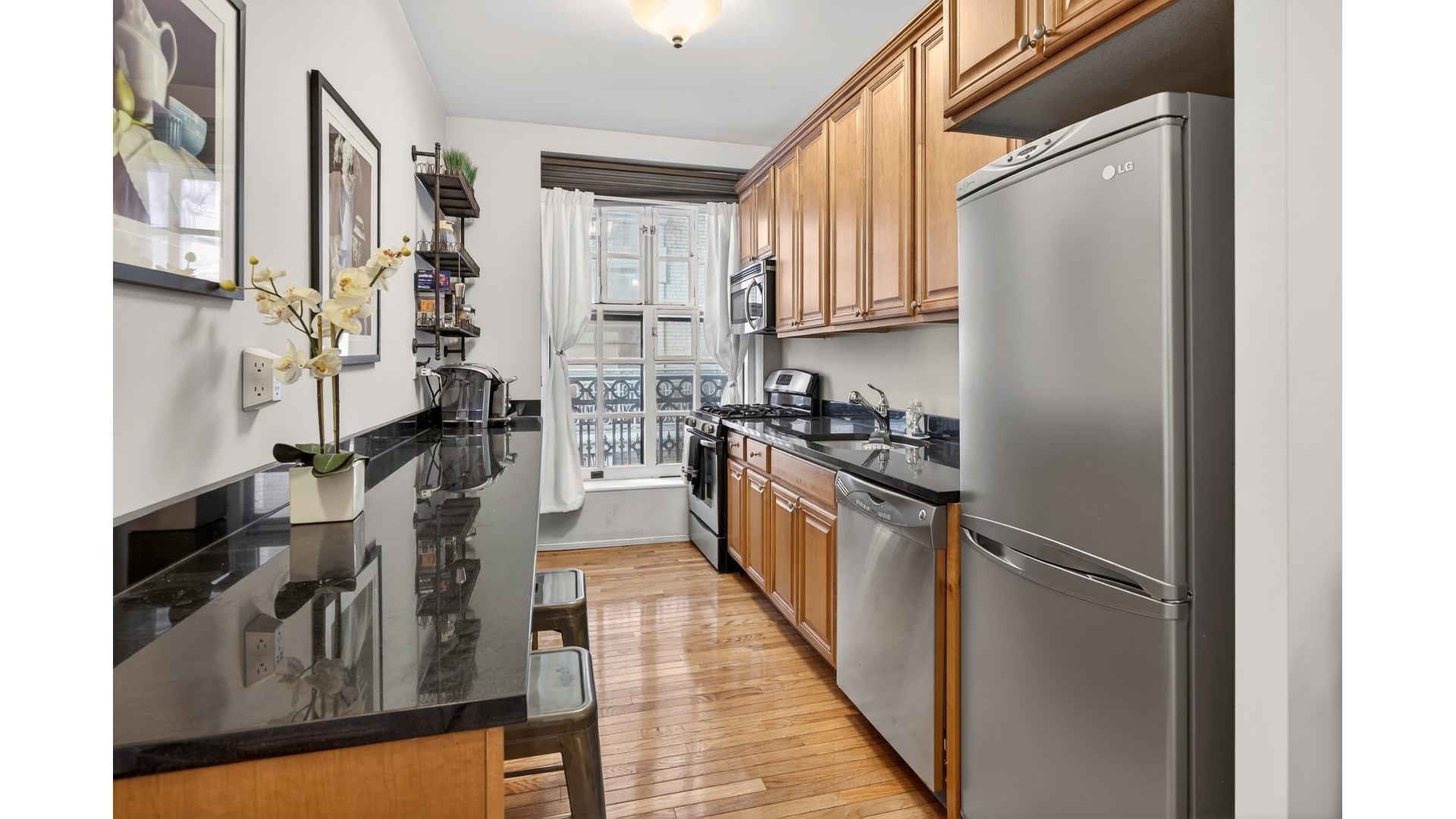 #7 photo, 2109 BROADWAY, Upper West Side , NY 10023