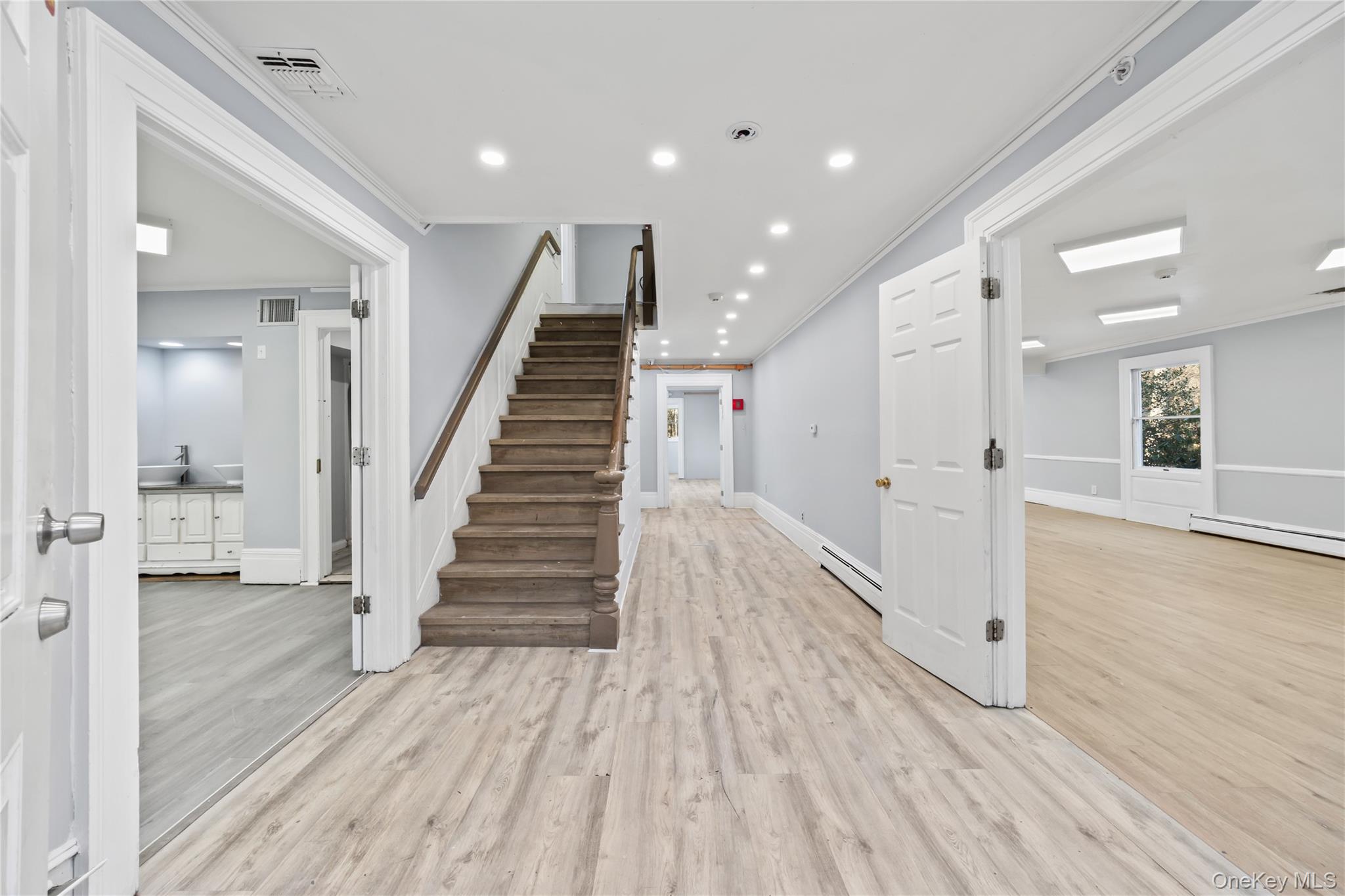 #10 photo, 996 Haverstraw Road, Suffern , NY 10901