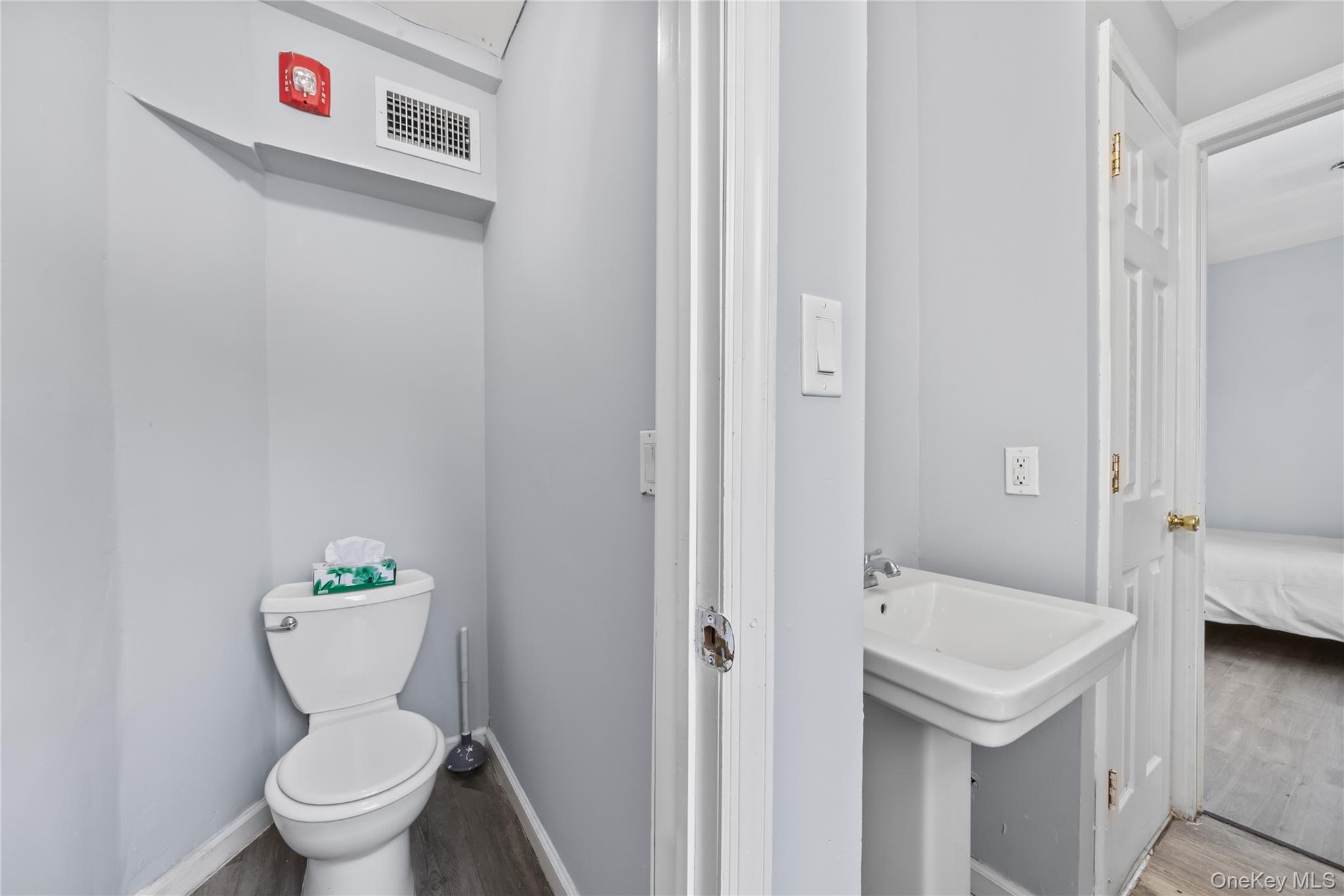 #17 photo, 996 Haverstraw Road, Suffern , NY 10901