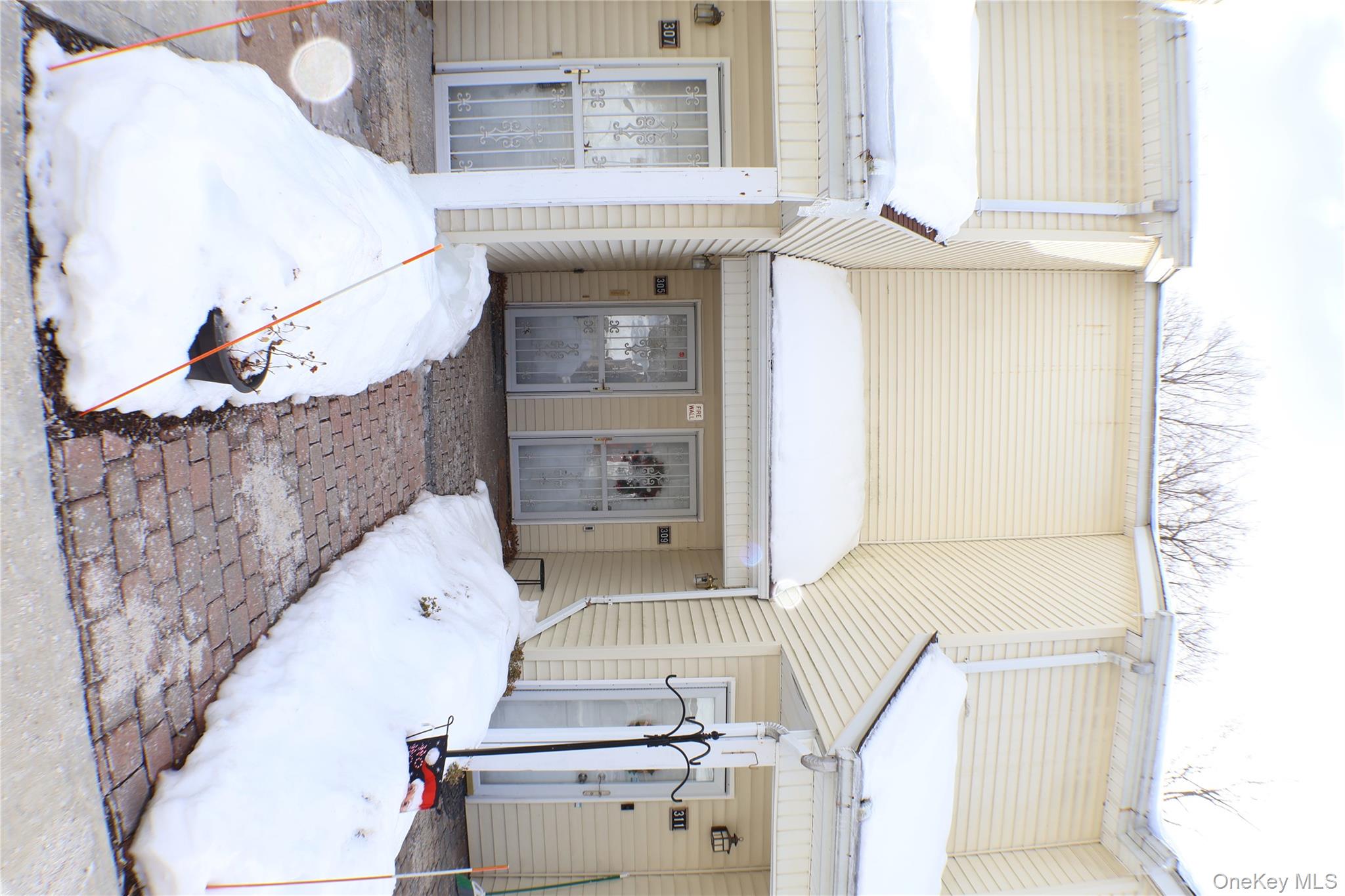 #1 photo, 305 Gazebo Court, New Windsor , NY 12553