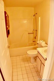 #13 photo, 305 Gazebo Court, New Windsor , NY 12553