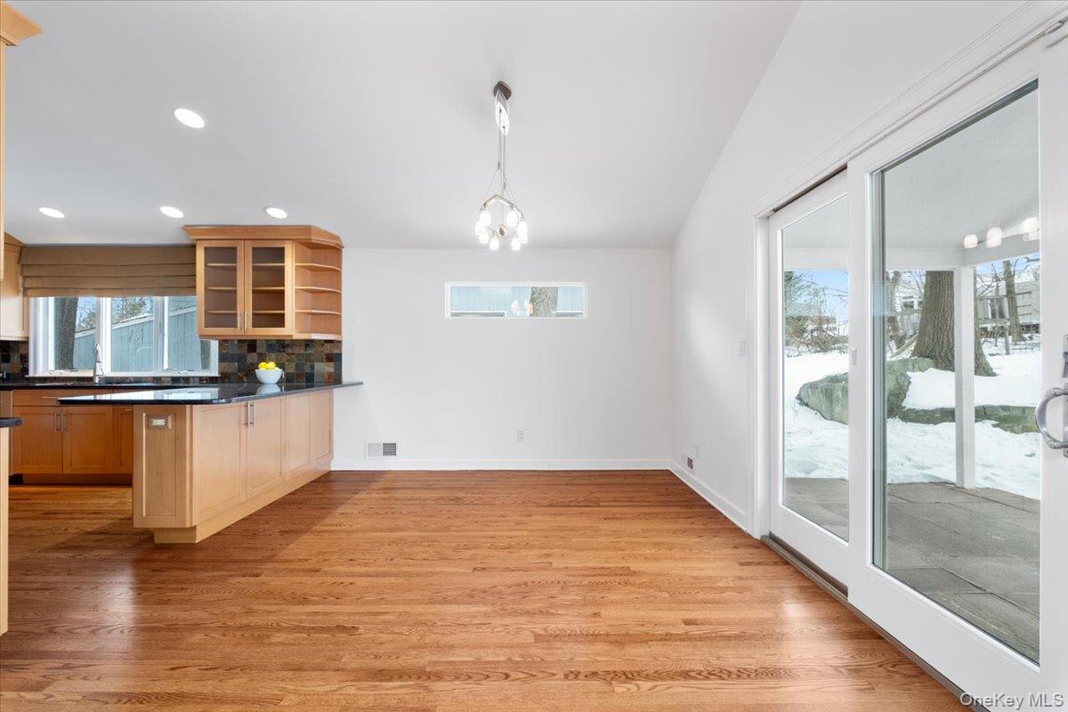 #14 photo, 9 Tanglewood Road, Scarsdale , NY 10583