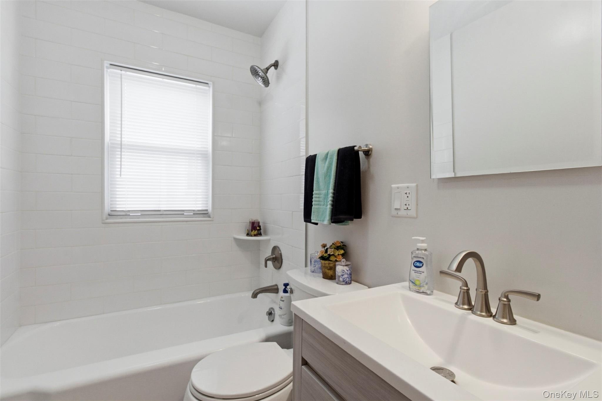 #10 photo, 386 Bellevue Avenue, Yonkers , NY 10703