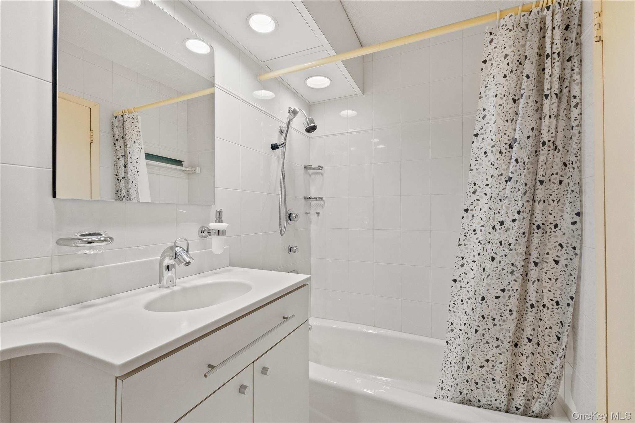 #19 photo, 15 Stewart Place, White Plains , NY 10603