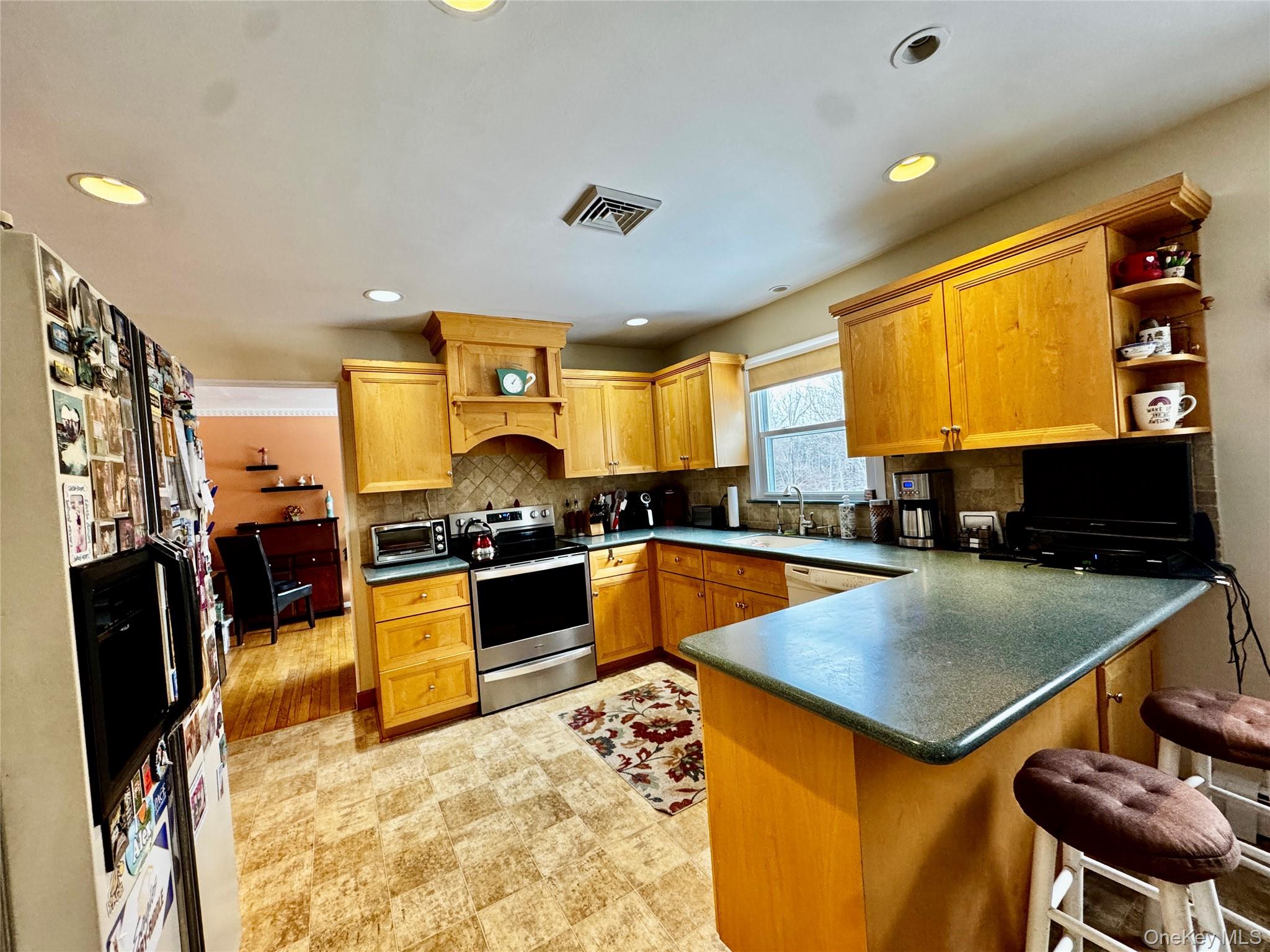 #8 photo, 146 Wood Street, Mahopac , NY 10541