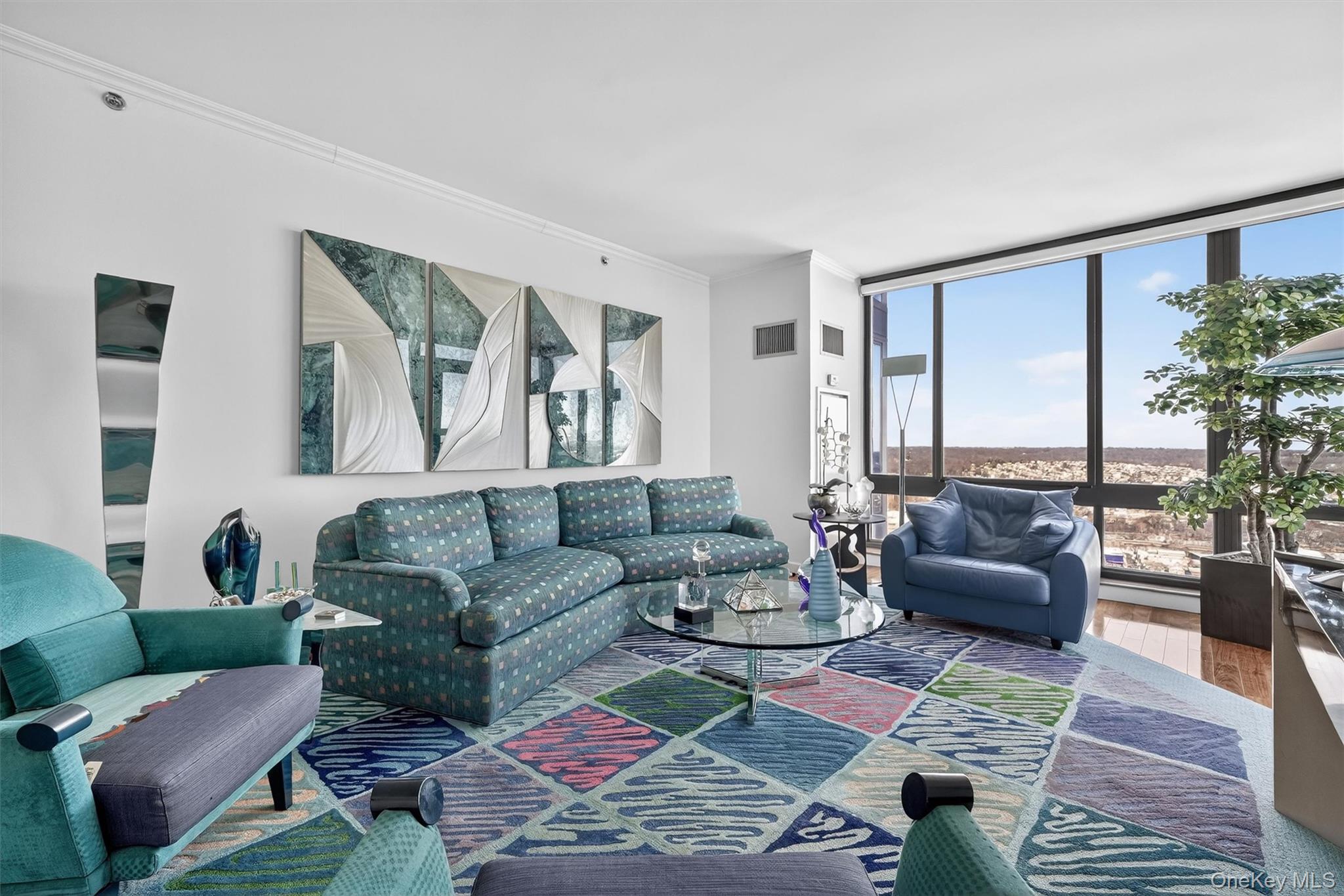 #8 photo, 10 City Place, White Plains , NY 10601