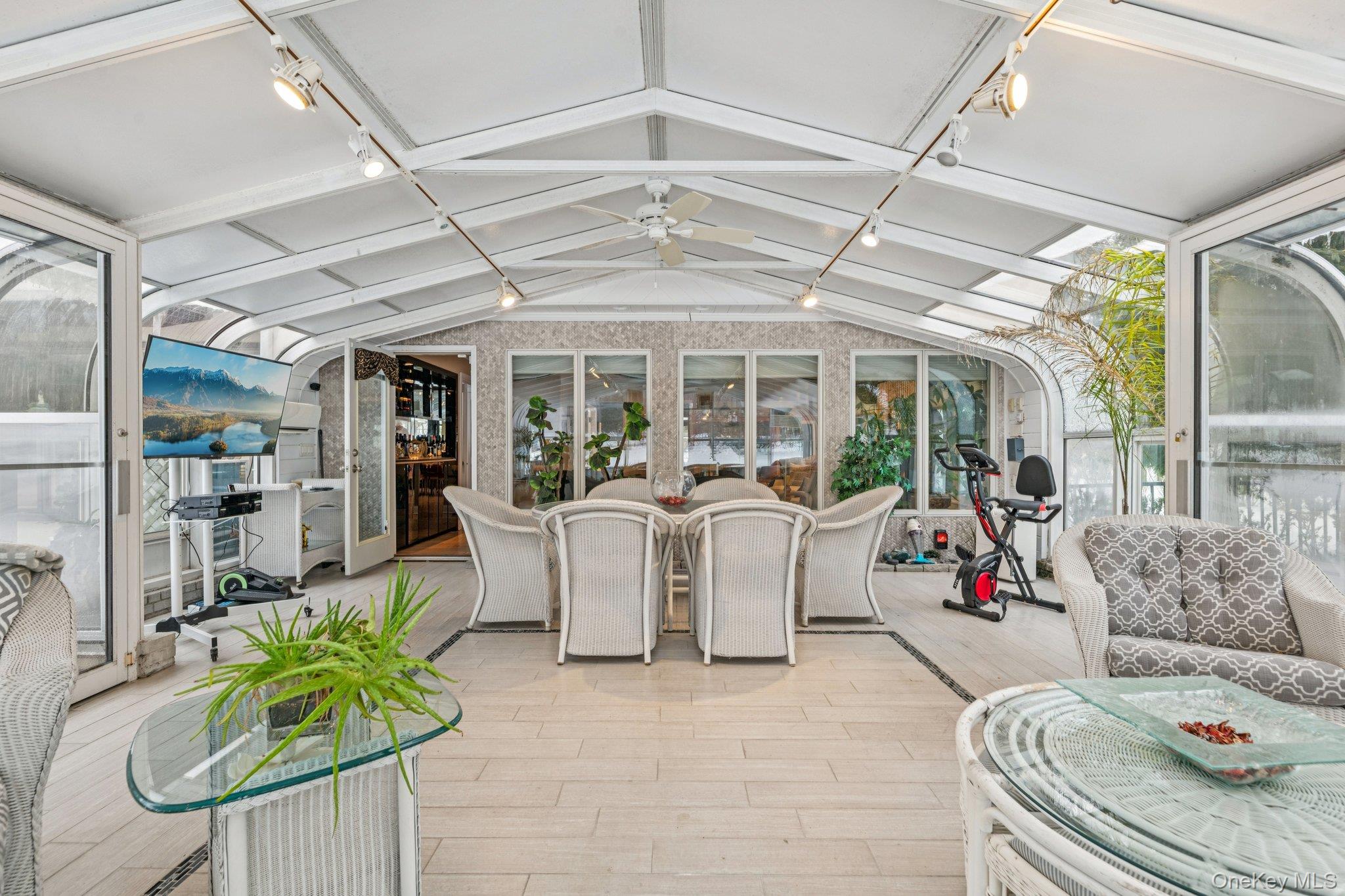 #20 photo, 37 Bridle Path, Nissequogue , NY 11780