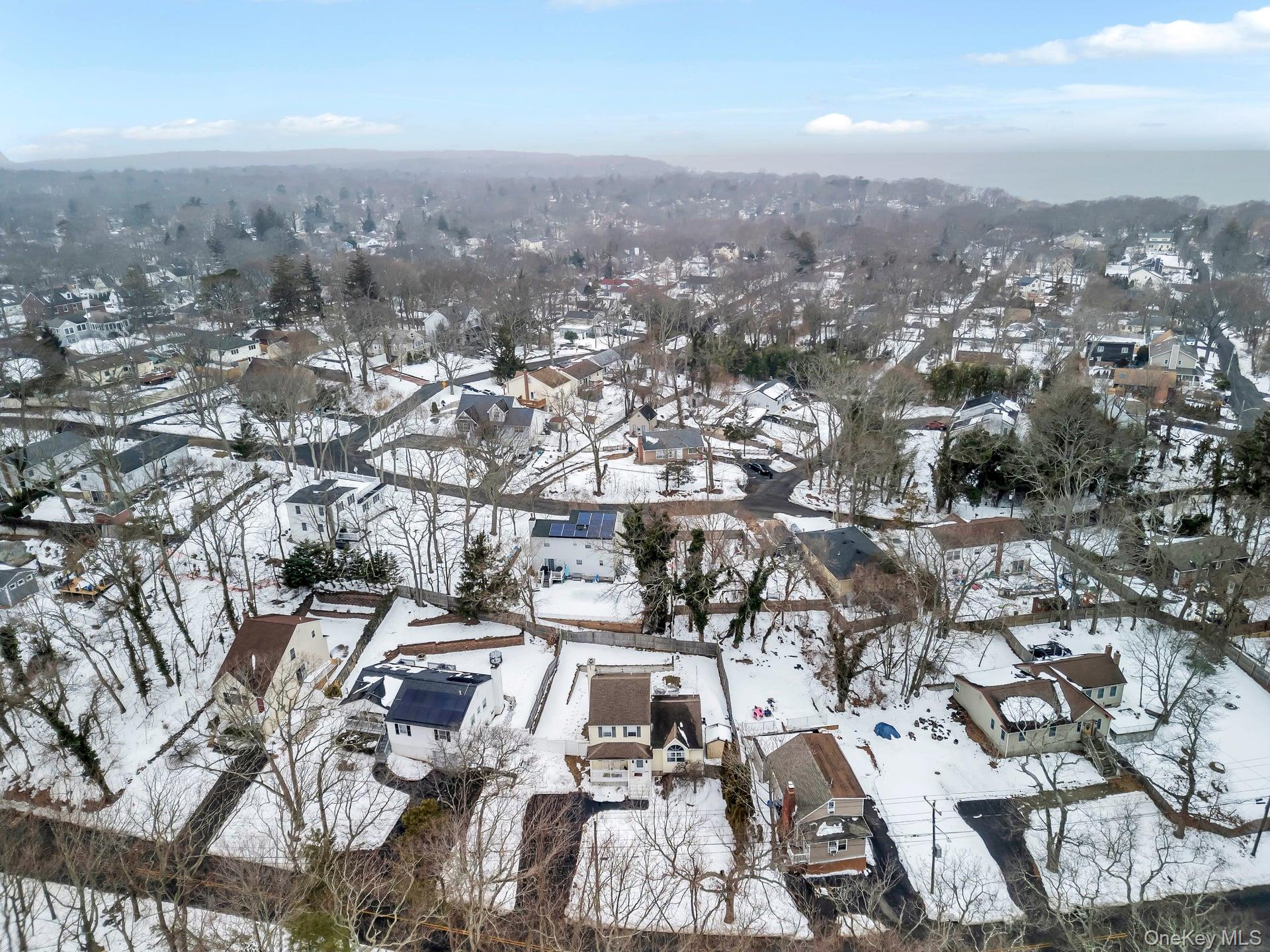 #12 photo, 83 Friendship Drive, سوفولك Rocky Point , NY 11778