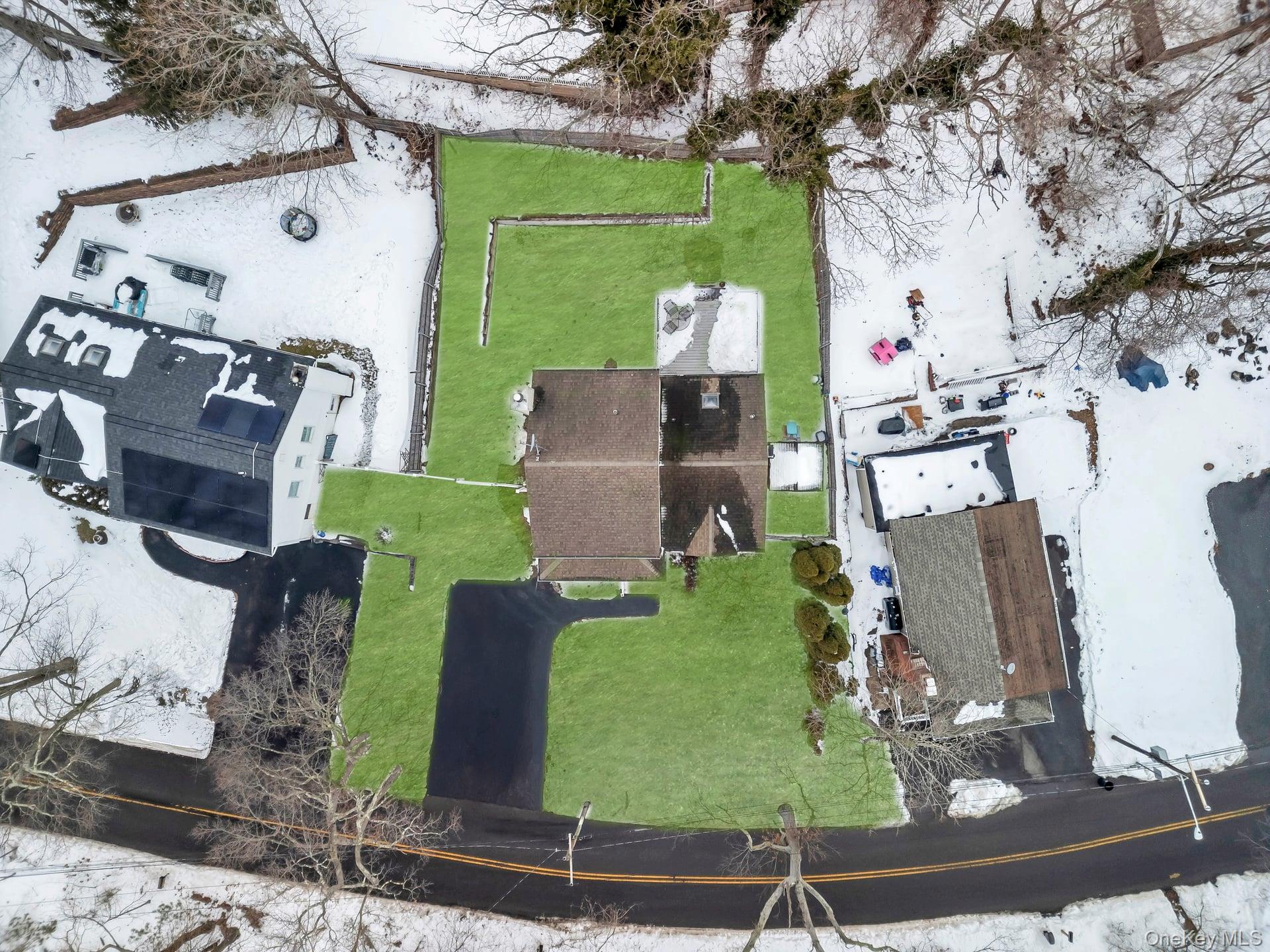 #13 photo, 83 Friendship Drive, سوفولك Rocky Point , NY 11778