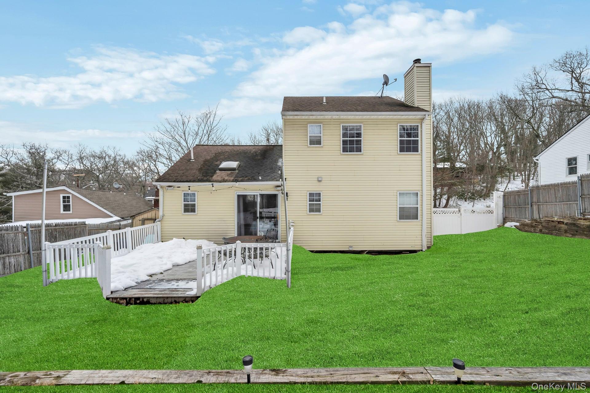 #20 photo, 83 Friendship Drive, سوفولك Rocky Point , NY 11778