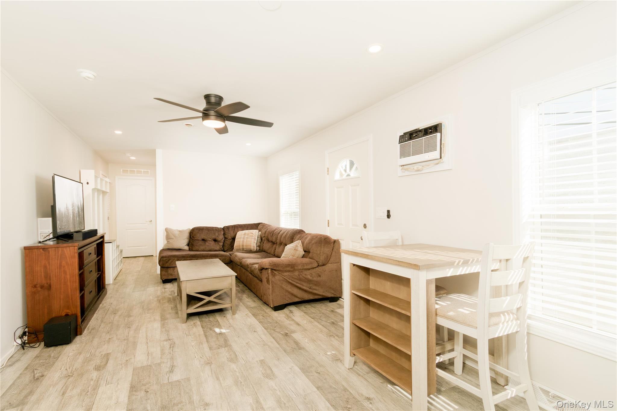 #9 photo, 150 #4 Main Street, 东长岛 艾斯利普 Islip , NY 11751