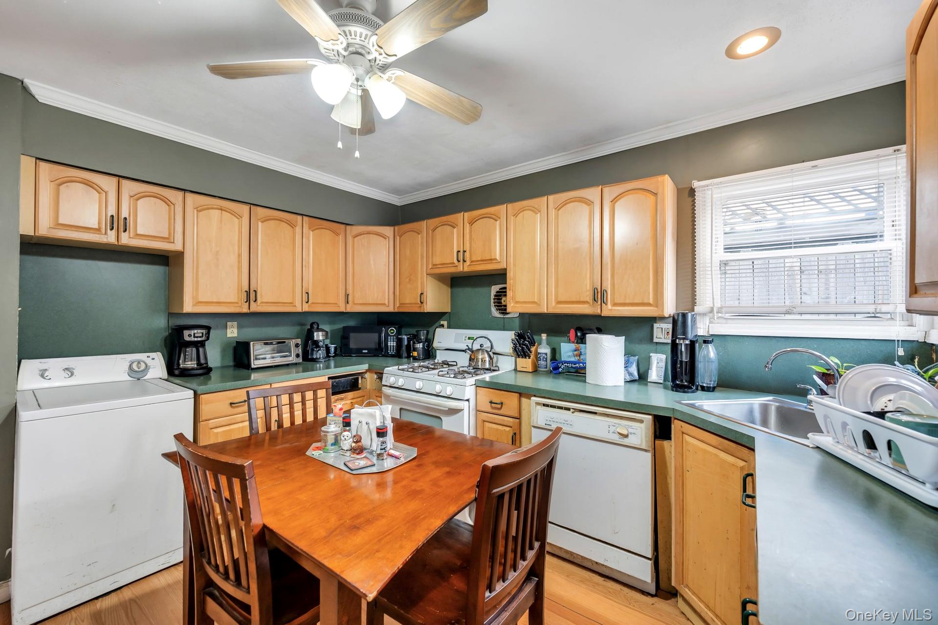 #16 photo, 2528 Marshall Avenue, Bellmore , NY 11710