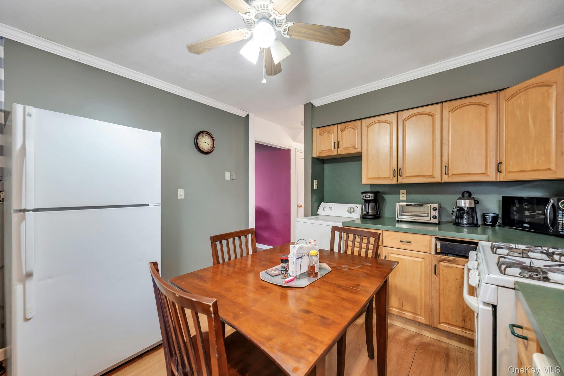 #17 photo, 2528 Marshall Avenue, Bellmore , NY 11710