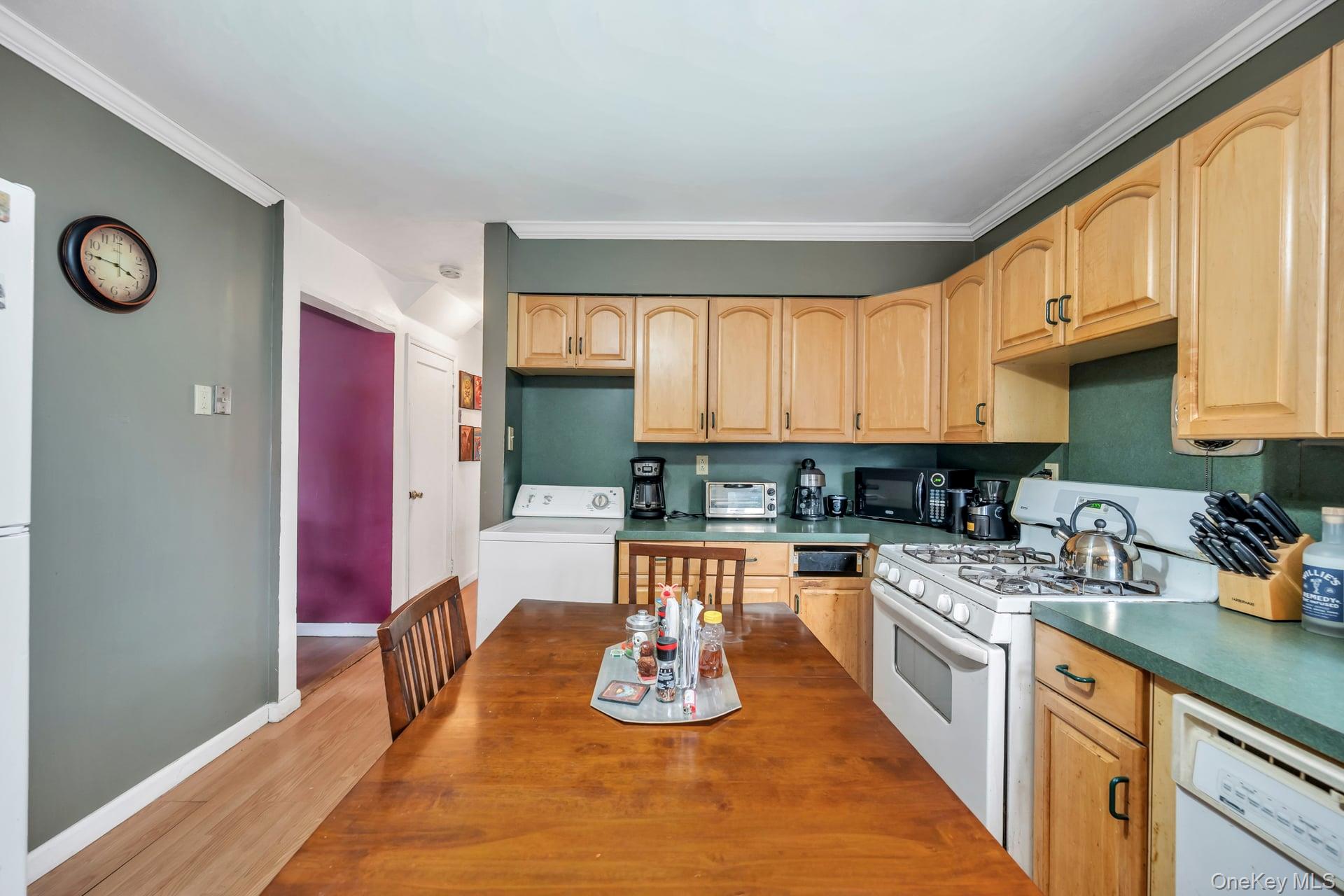 #19 photo, 2528 Marshall Avenue, Bellmore , NY 11710