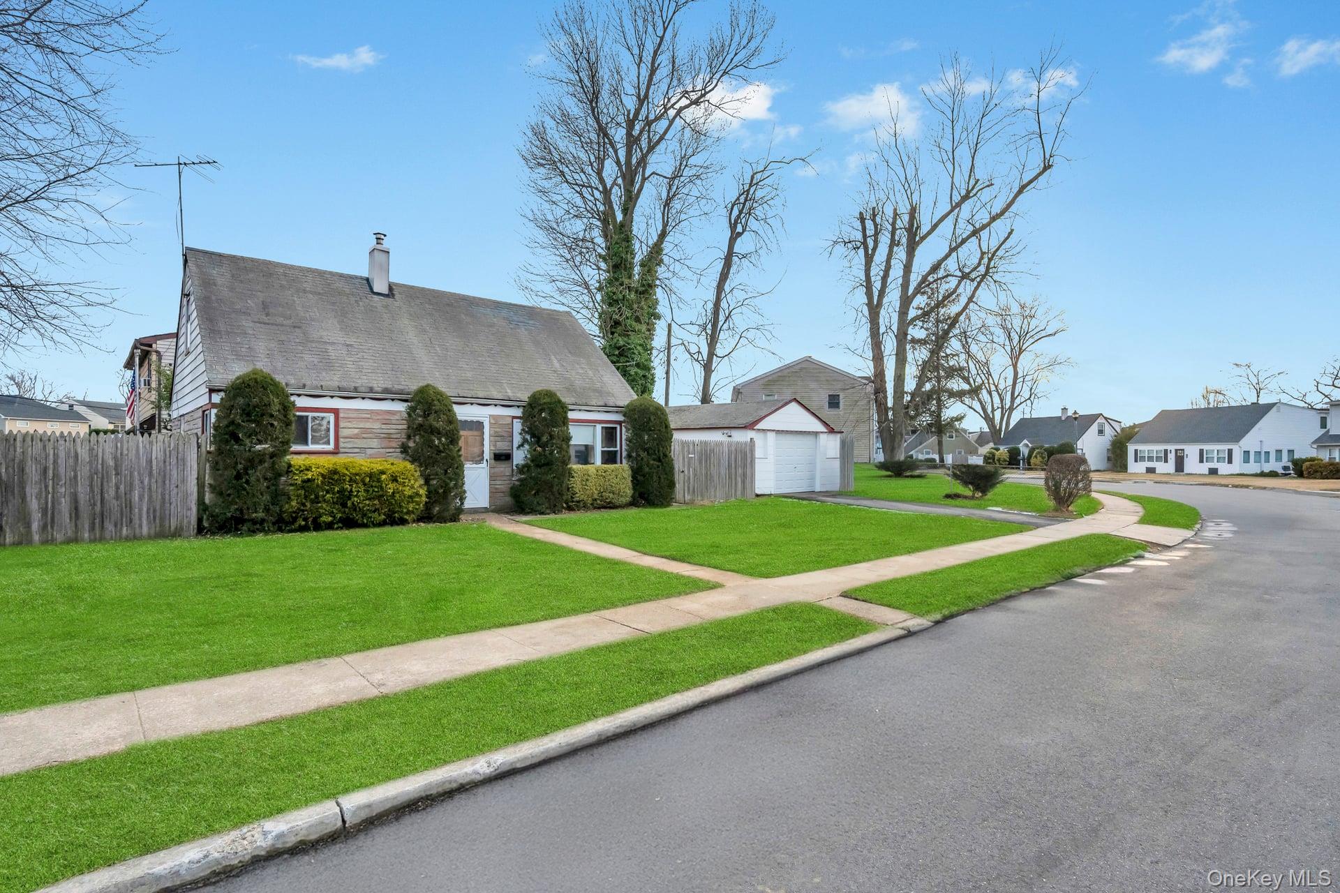 #7 photo, 2528 Marshall Avenue, Bellmore , NY 11710