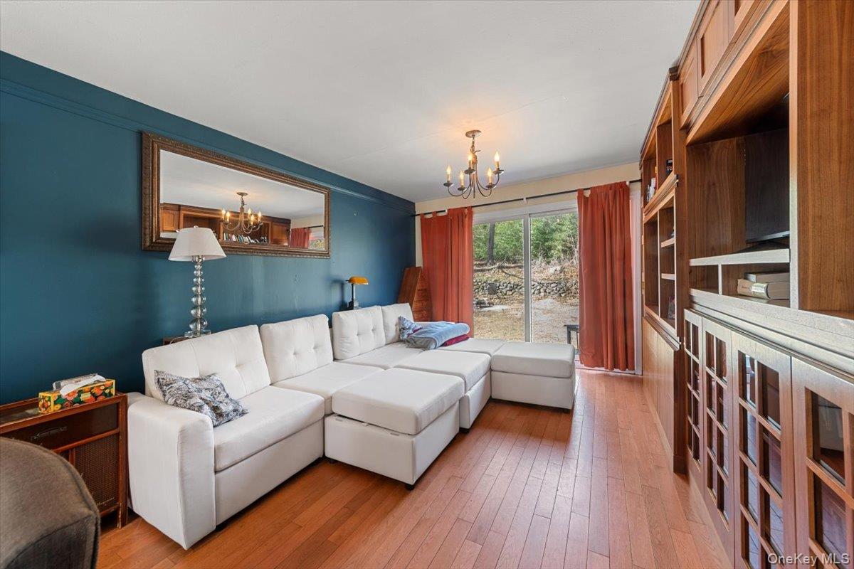 #8 photo, 10 Taft Lane, Ardsley , NY 10502