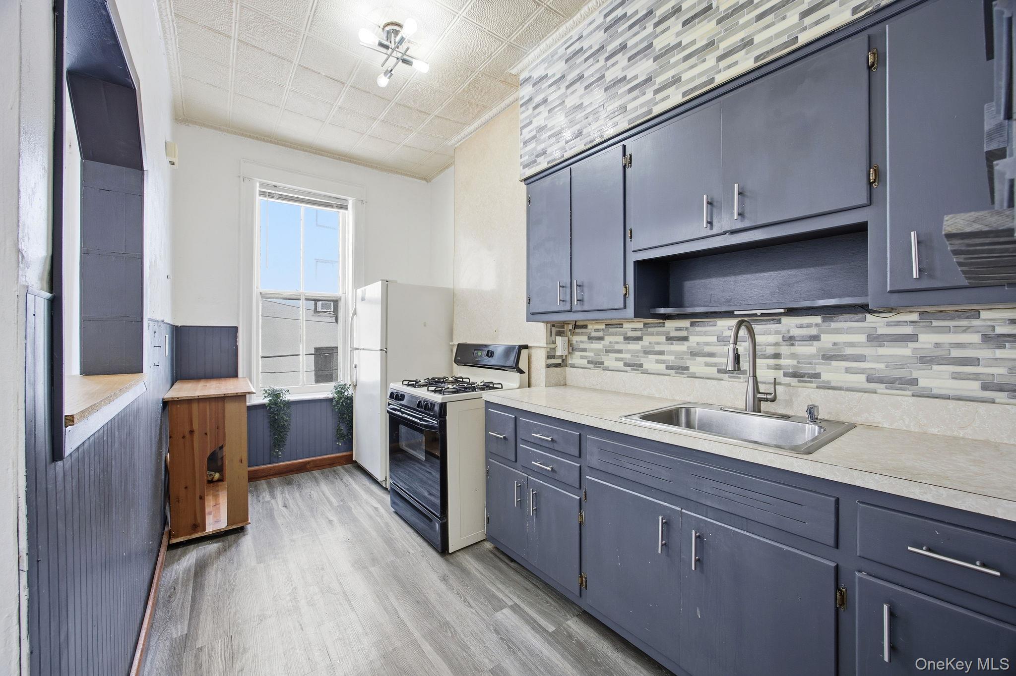 #5 photo, 60-67 Putnam Avenue, Куинс ‖ Ridgewood , NY 11385