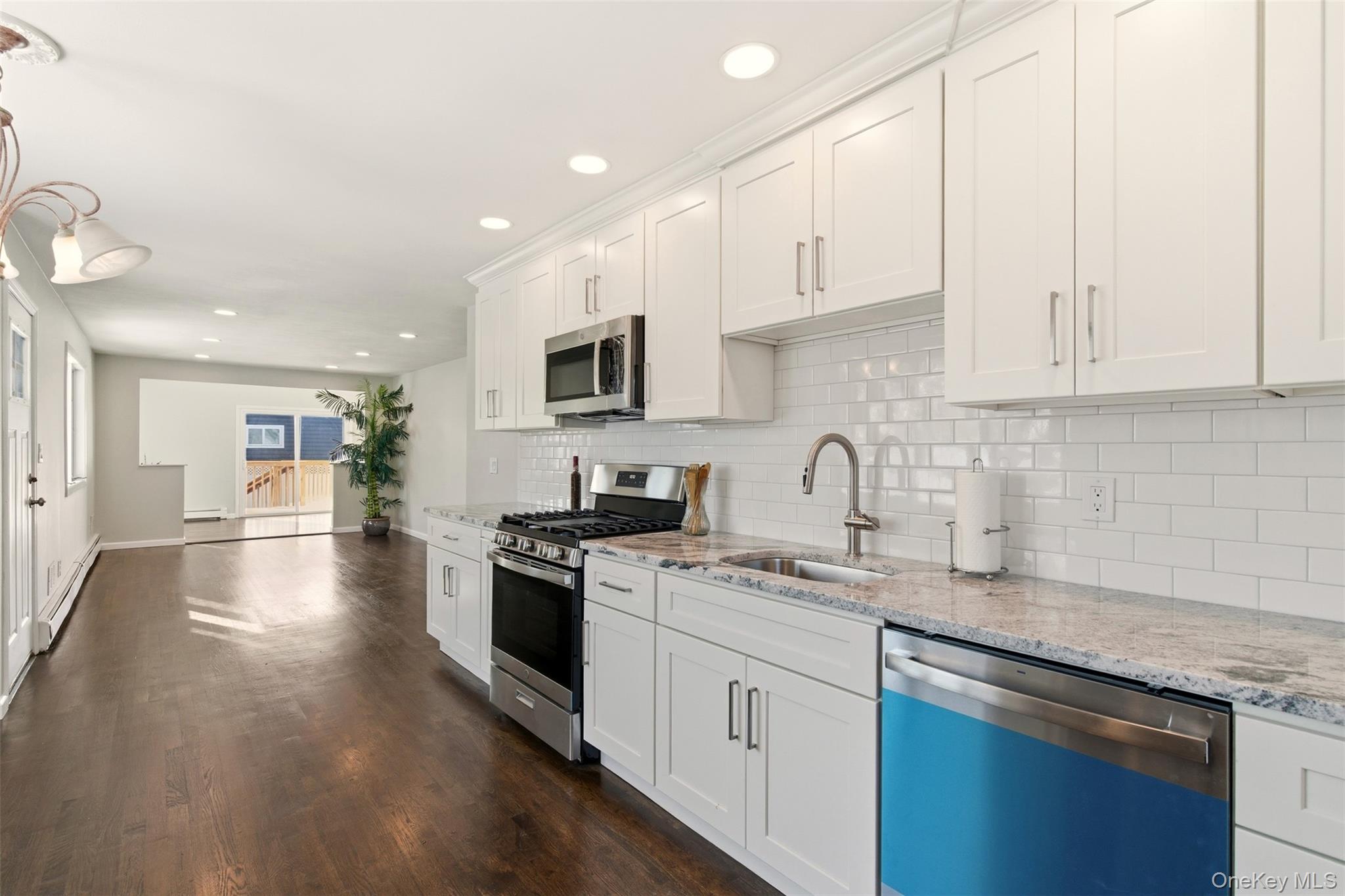 #11 photo, 25 Whitetail Lane, Commack , NY 11725