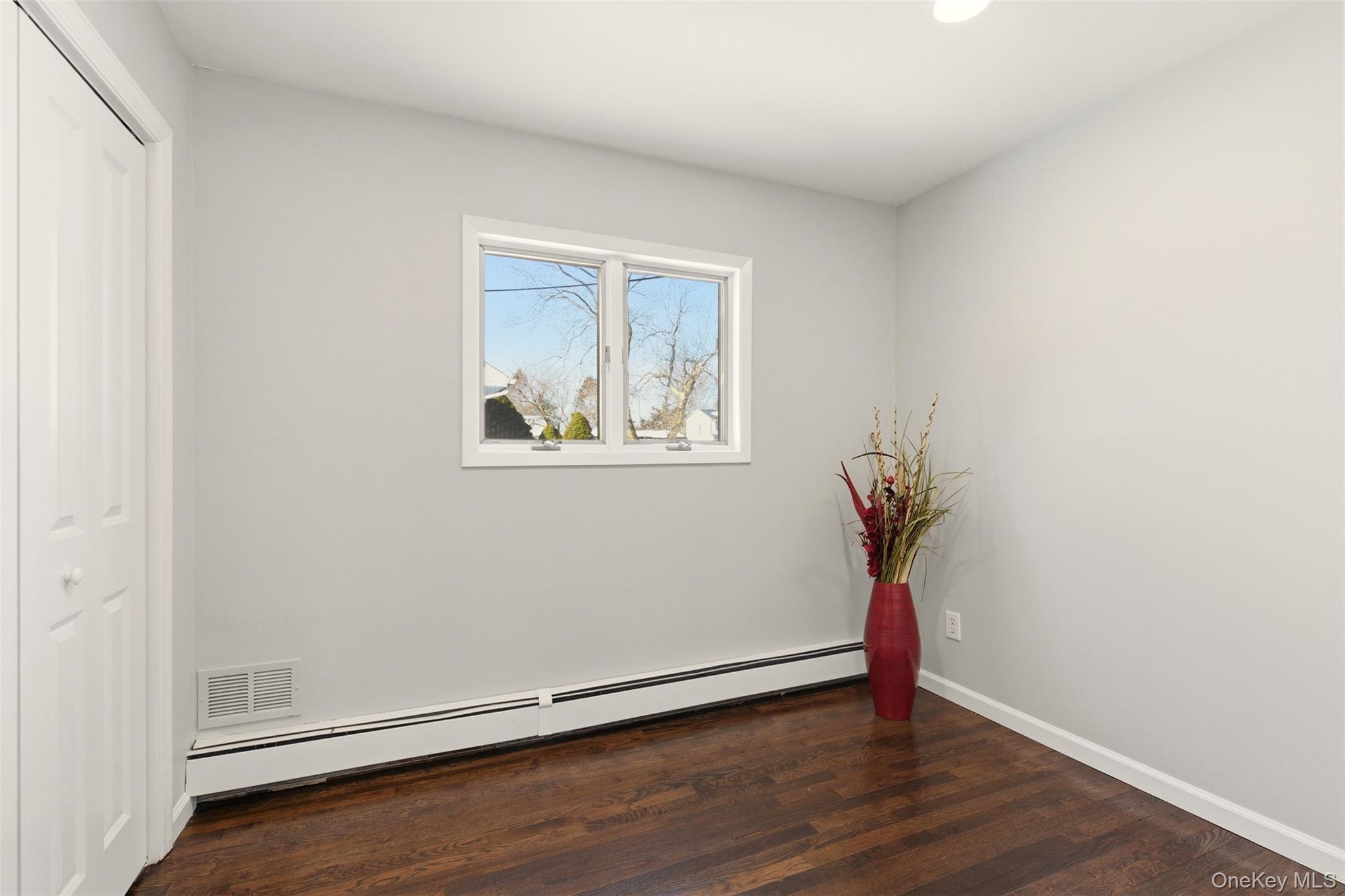 #17 photo, 25 Whitetail Lane, Commack , NY 11725