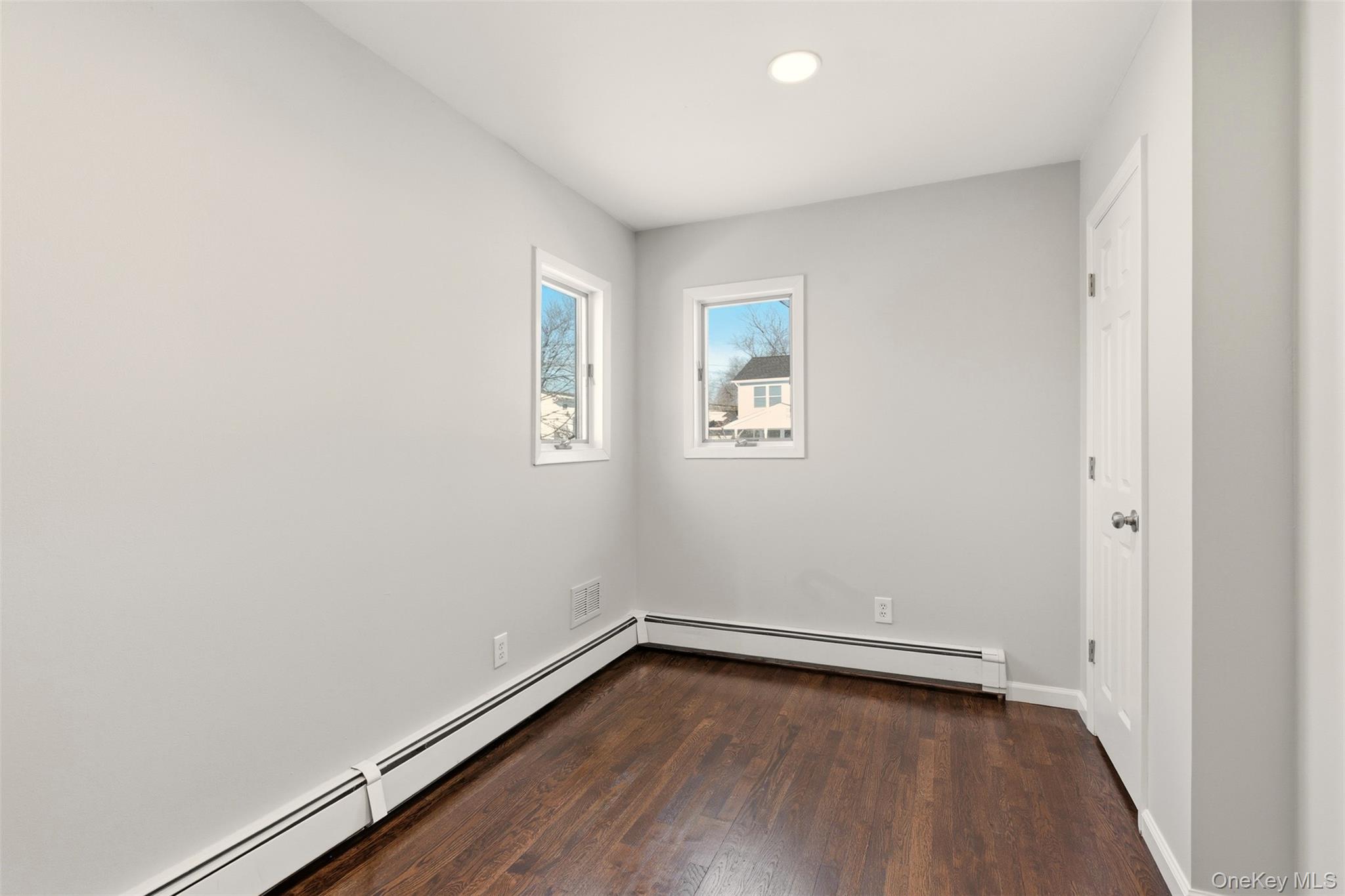 #18 photo, 25 Whitetail Lane, Commack , NY 11725