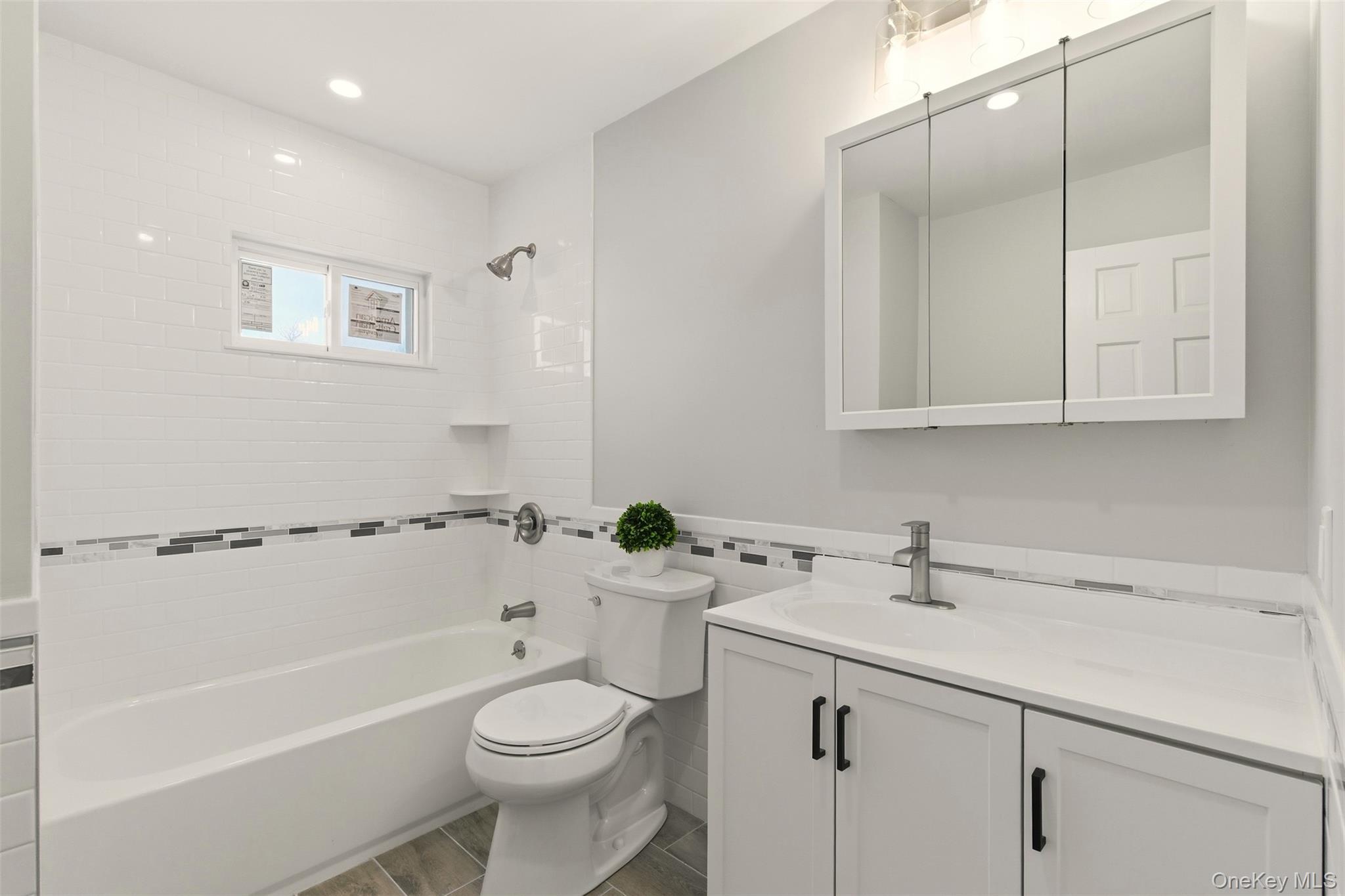 #20 photo, 25 Whitetail Lane, Commack , NY 11725