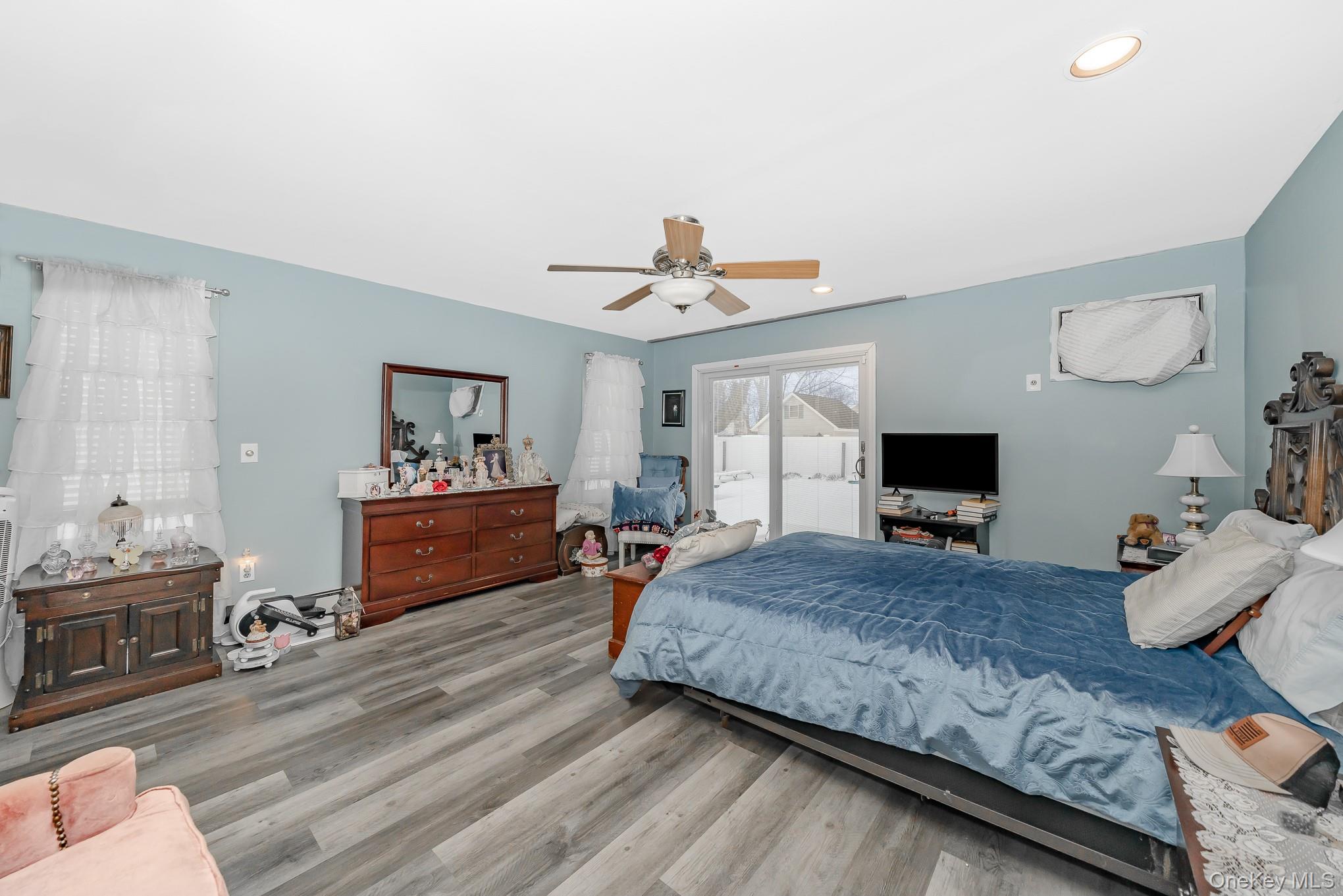 #11 photo, 60 Easton Avenue, North Babylon , NY 11703