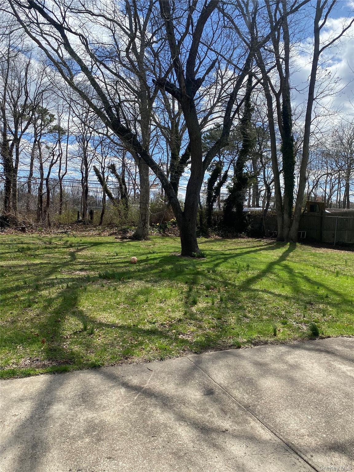 #7 photo, 974 Suffolk Avenue, Brentwood , NY 11717