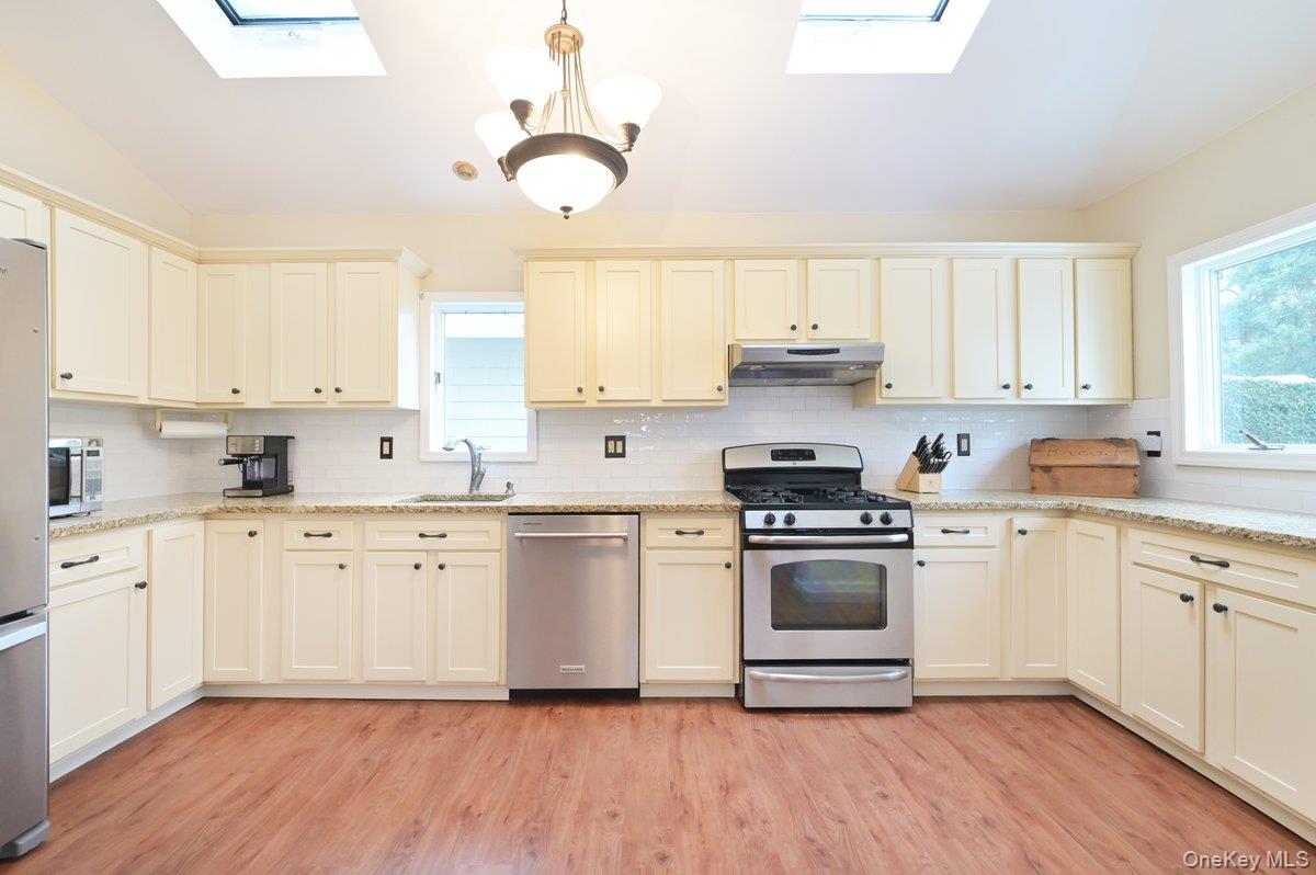 #11 photo, 68 Hudson Road, Floral Park , NY 11001