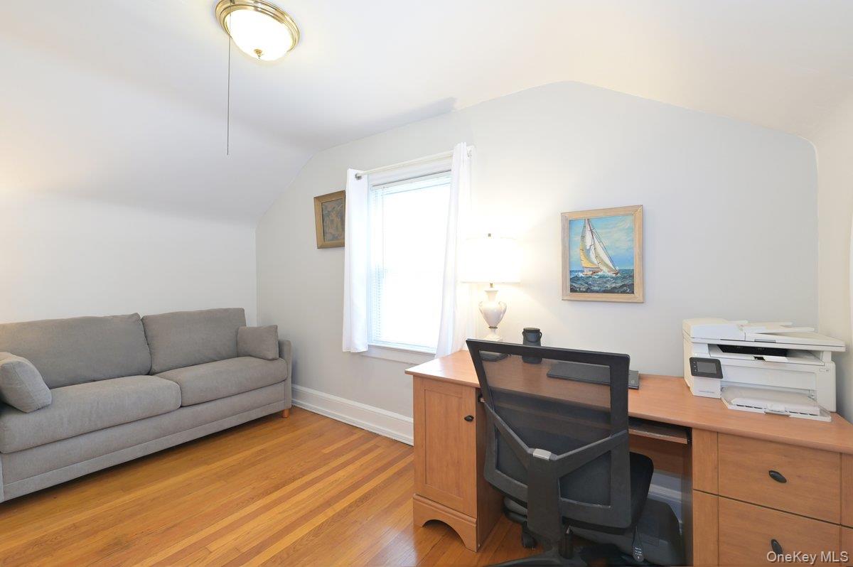 #20 photo, 68 Hudson Road, Floral Park , NY 11001