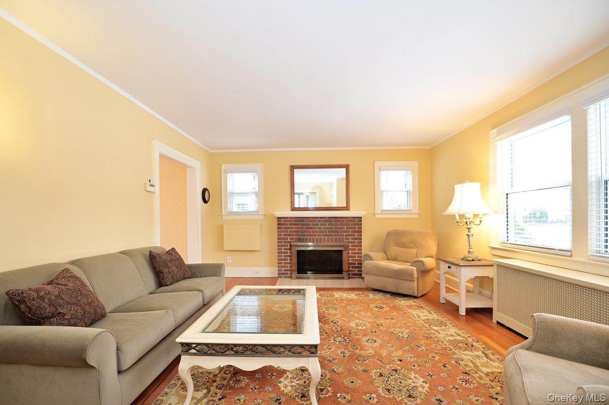 #5 photo, 68 Hudson Road, Floral Park , NY 11001