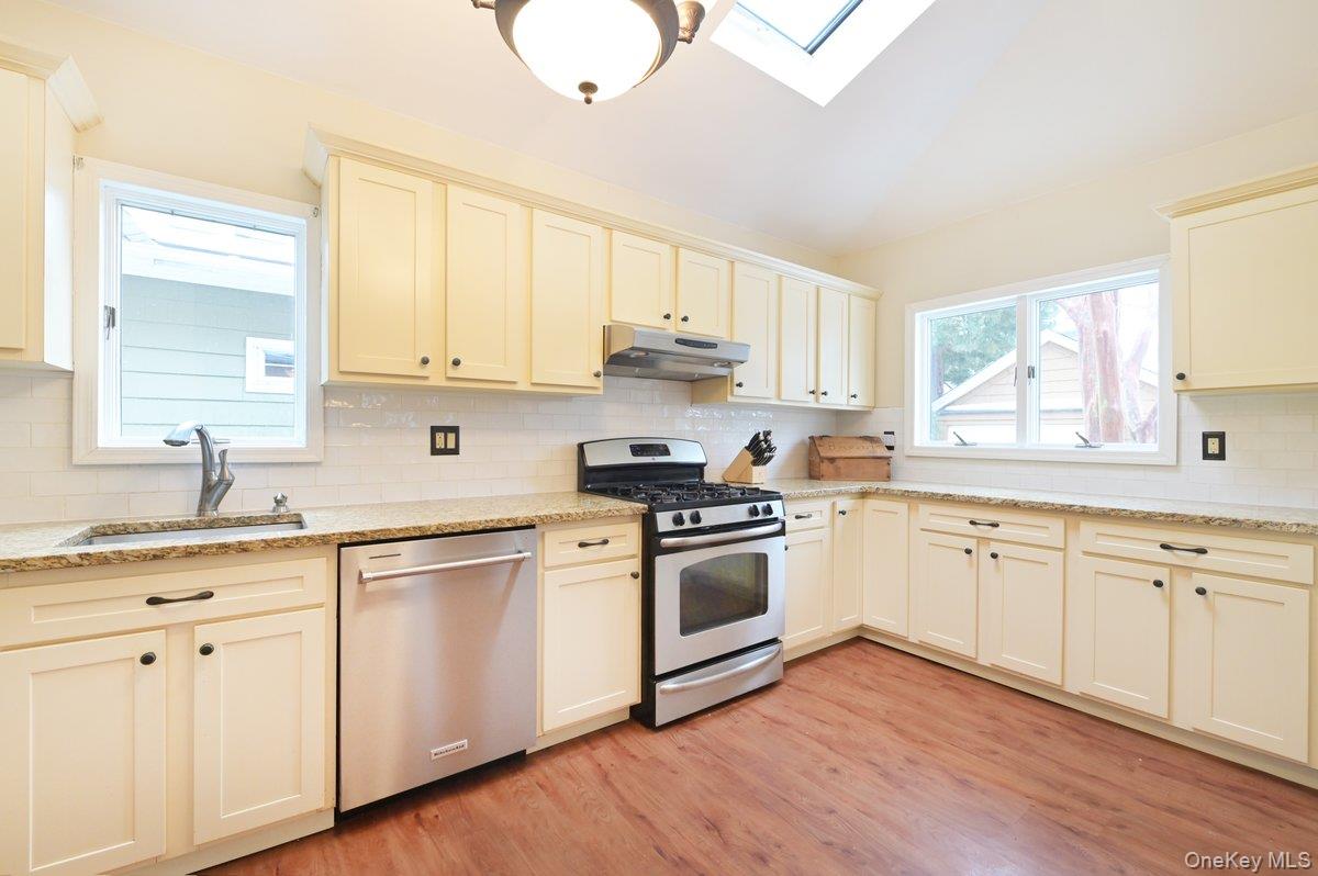 #9 photo, 68 Hudson Road, Floral Park , NY 11001