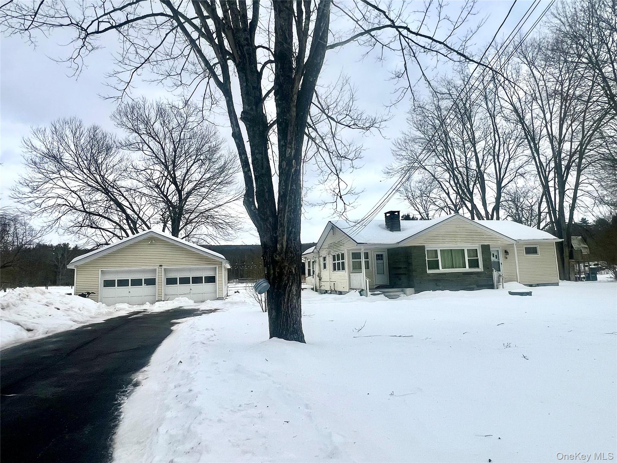 #1 photo, 22 Canal Drive, 뉴욕주 Godeffroy , NY 12729