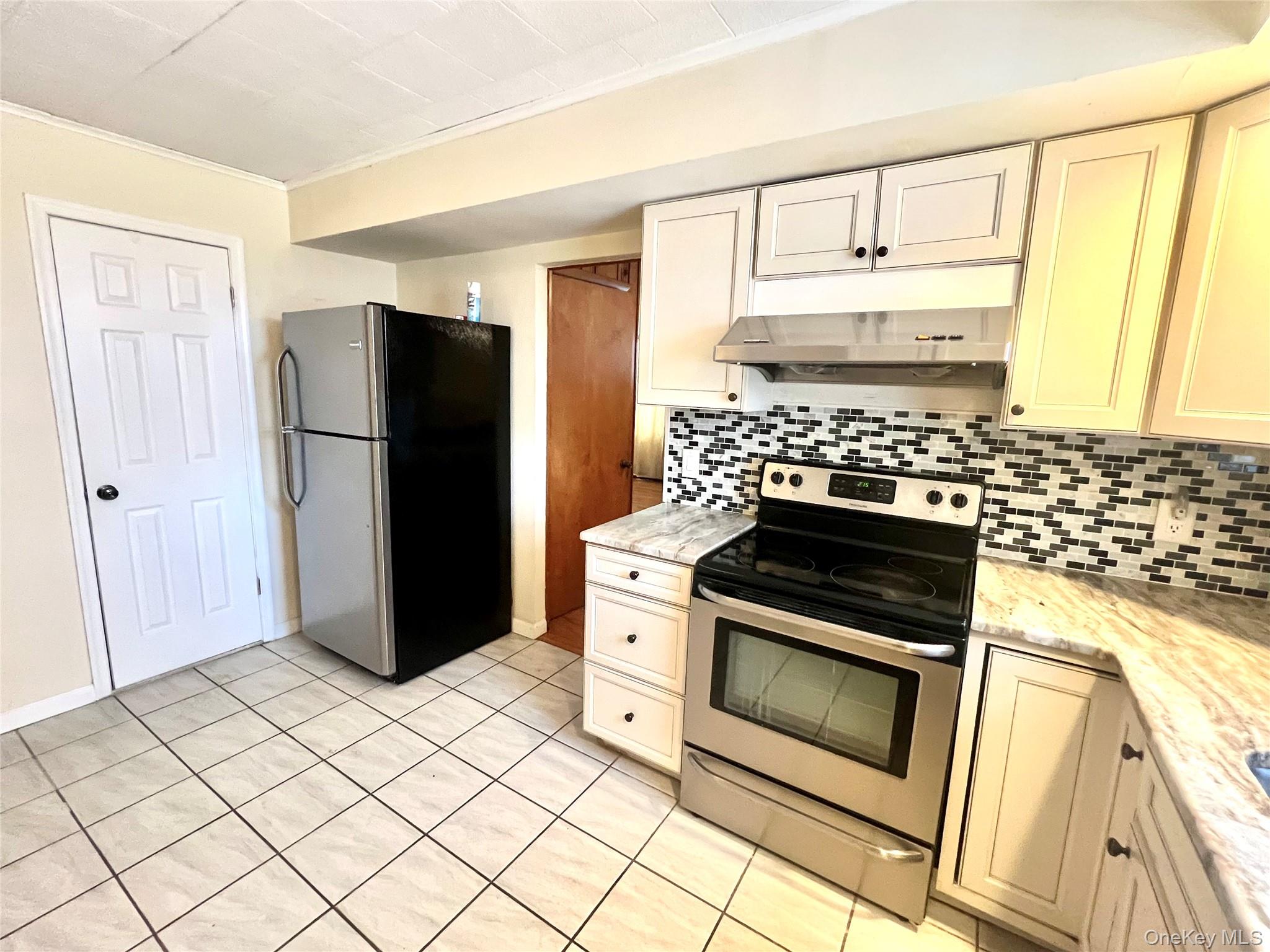 #12 photo, 22 Canal Drive, 뉴욕주 Godeffroy , NY 12729