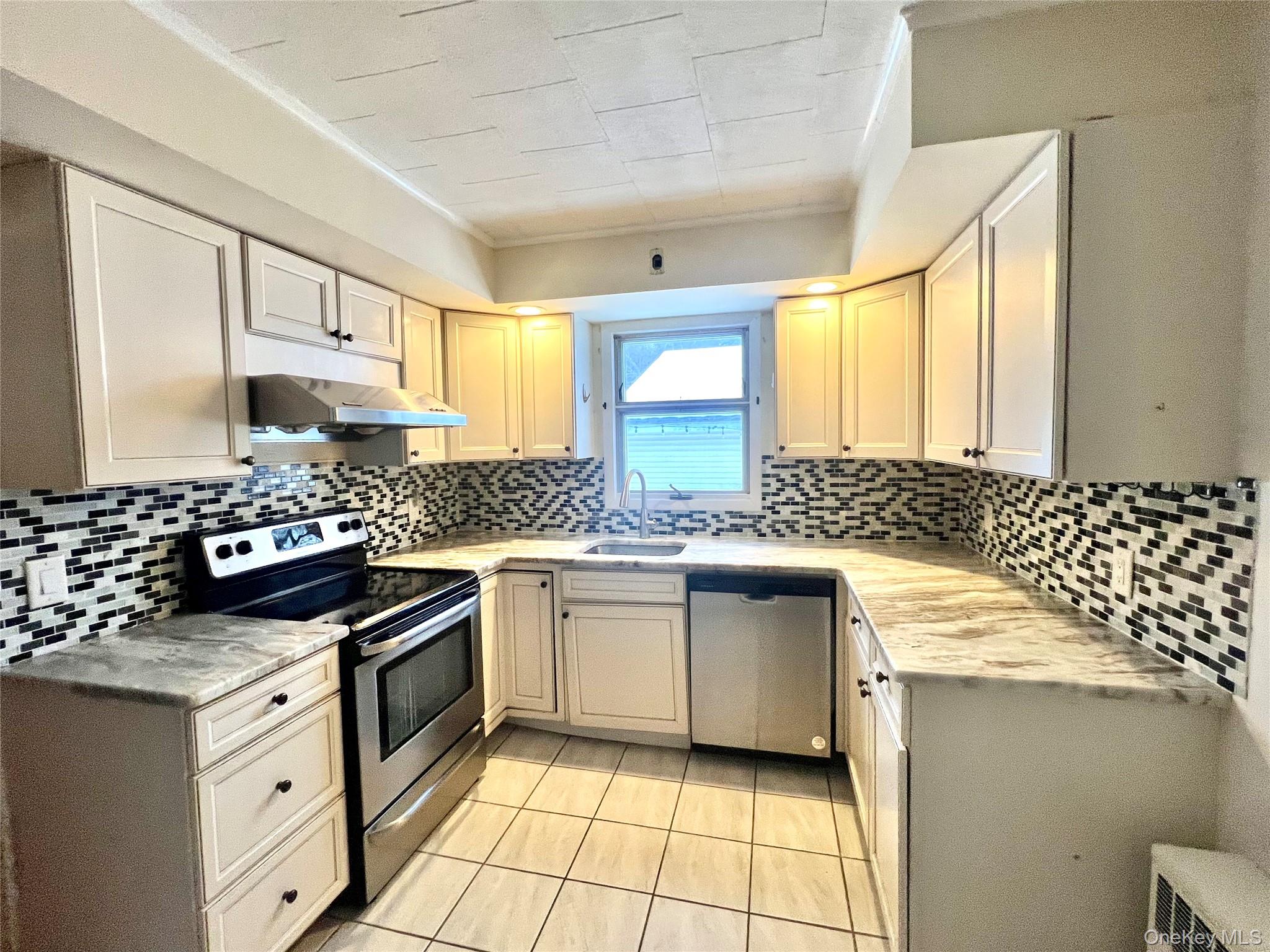 #9 photo, 22 Canal Drive, 뉴욕주 Godeffroy , NY 12729