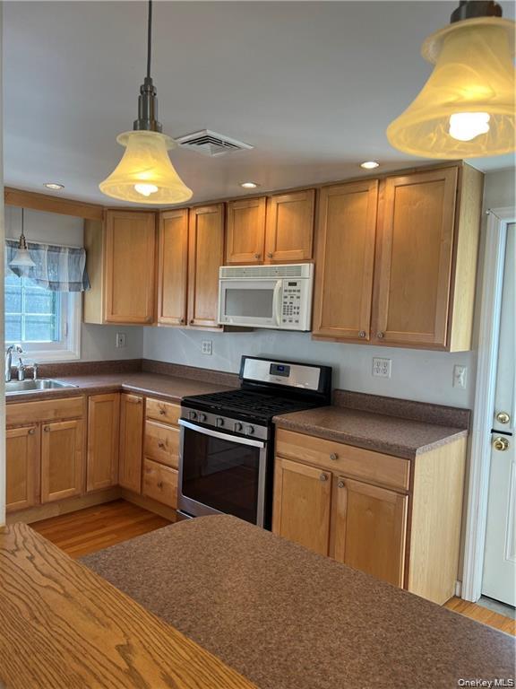 #2 photo, 10 Overlook Avenue, Beacon , NY 12508