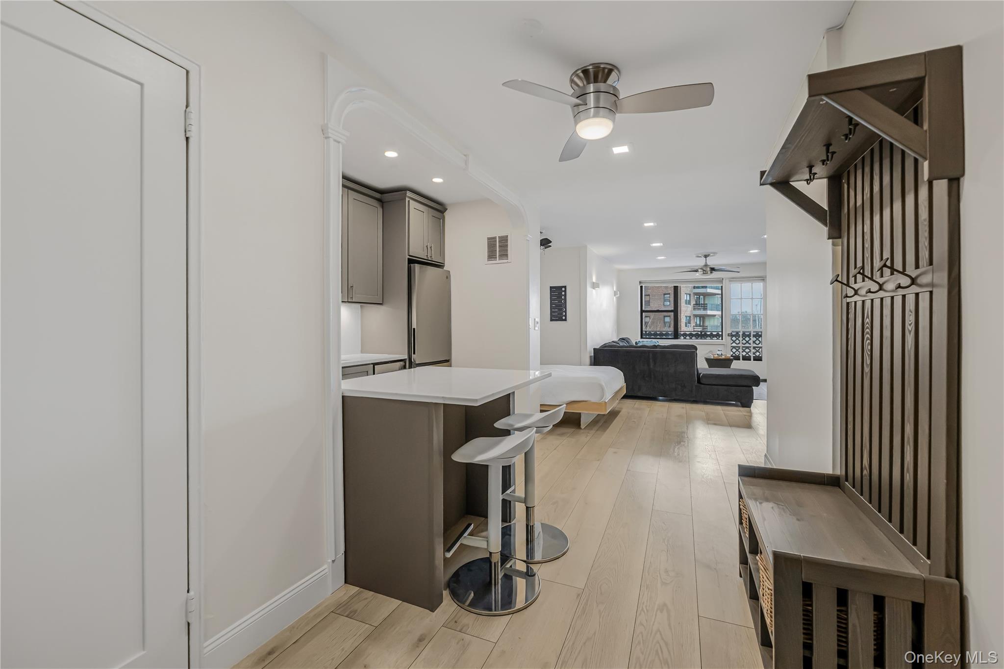 #2 photo, 640 Pelham Road, New Rochelle , NY 10805