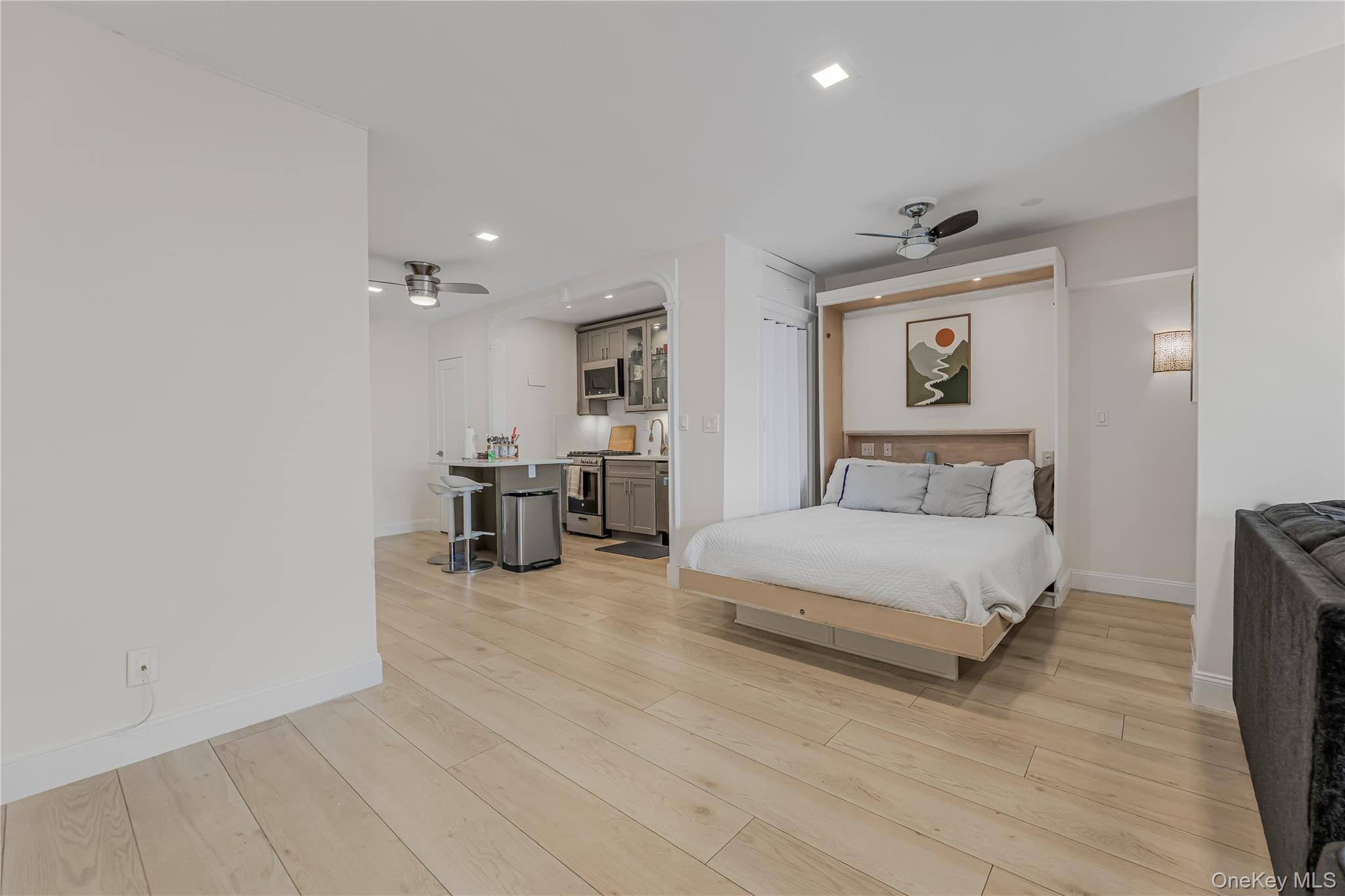 #6 photo, 640 Pelham Road, New Rochelle , NY 10805