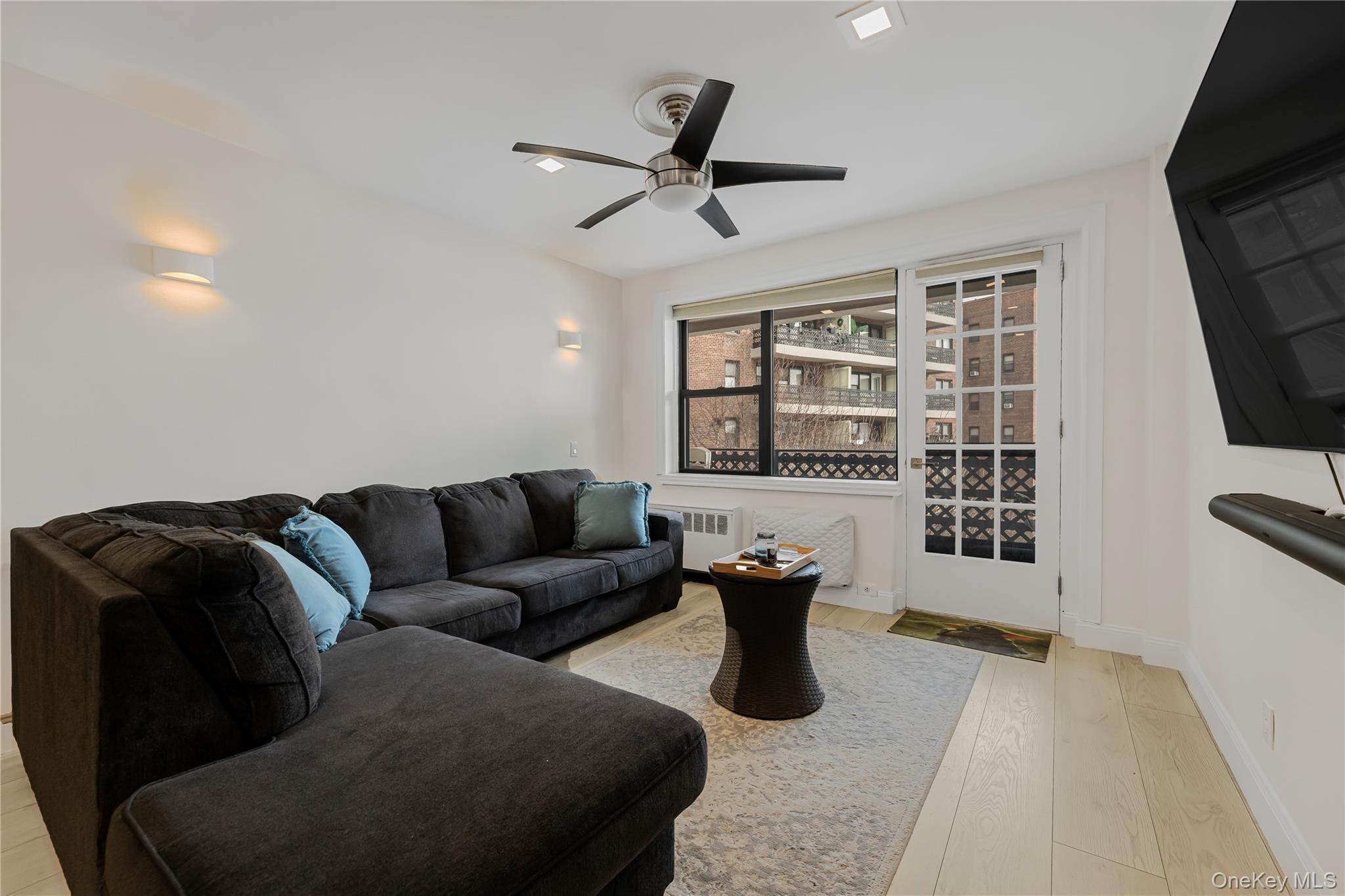 #7 photo, 640 Pelham Road, New Rochelle , NY 10805